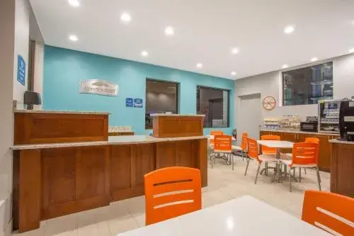 Howard Johnson by Wyndham Virginia Beach At The Beach Howard Johnson by Wyndham Virginia Beach At The Beach