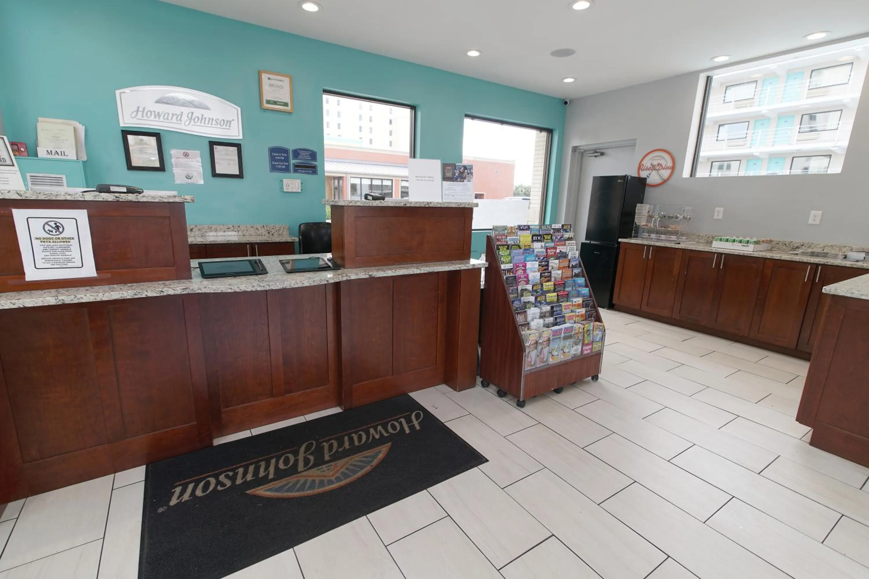 Lobby or reception in Howard Johnson by Wyndham Virginia Beach At The Beach