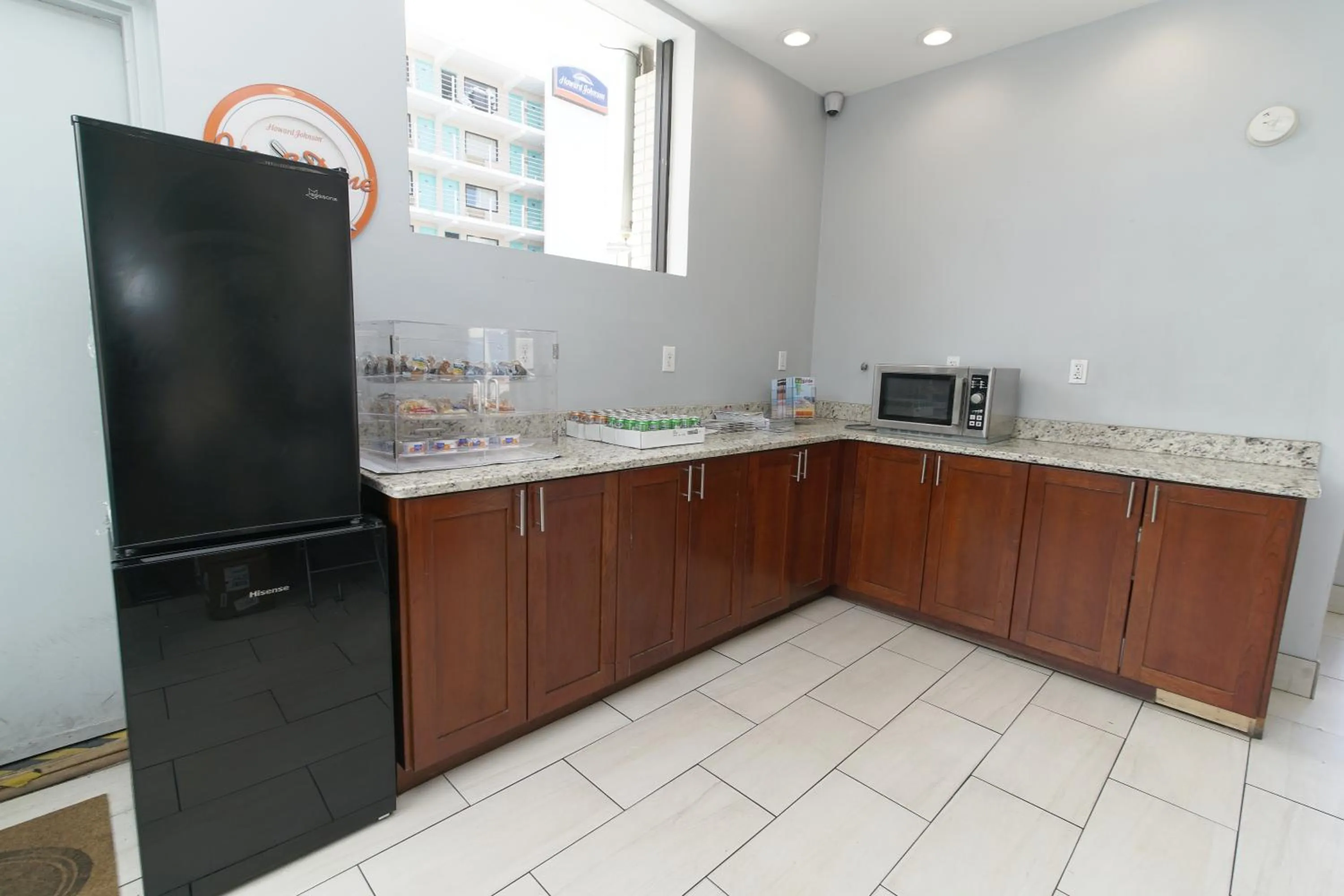 Lobby or reception in Howard Johnson by Wyndham Virginia Beach At The Beach