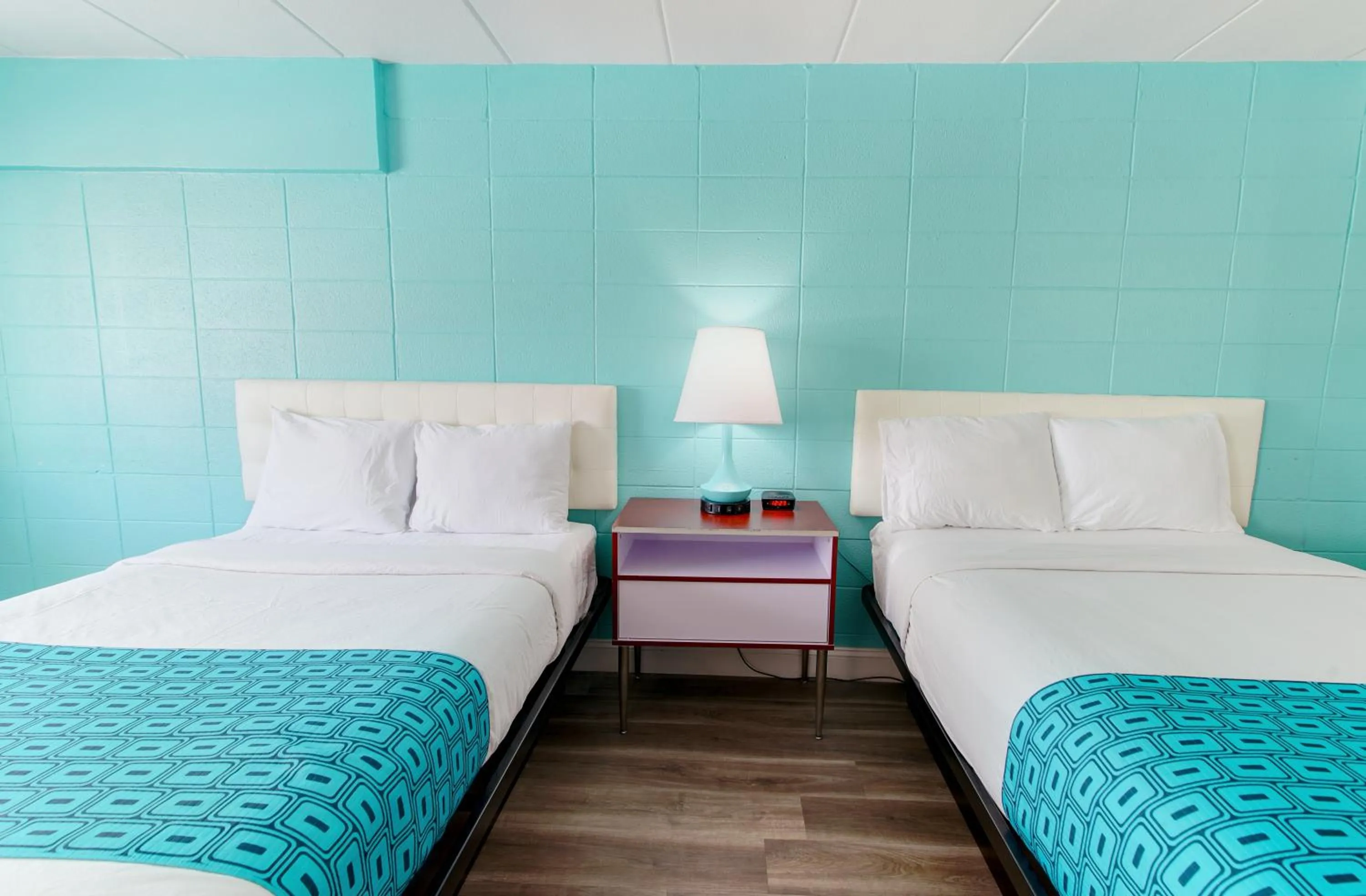 Bed in Howard Johnson by Wyndham Virginia Beach At The Beach