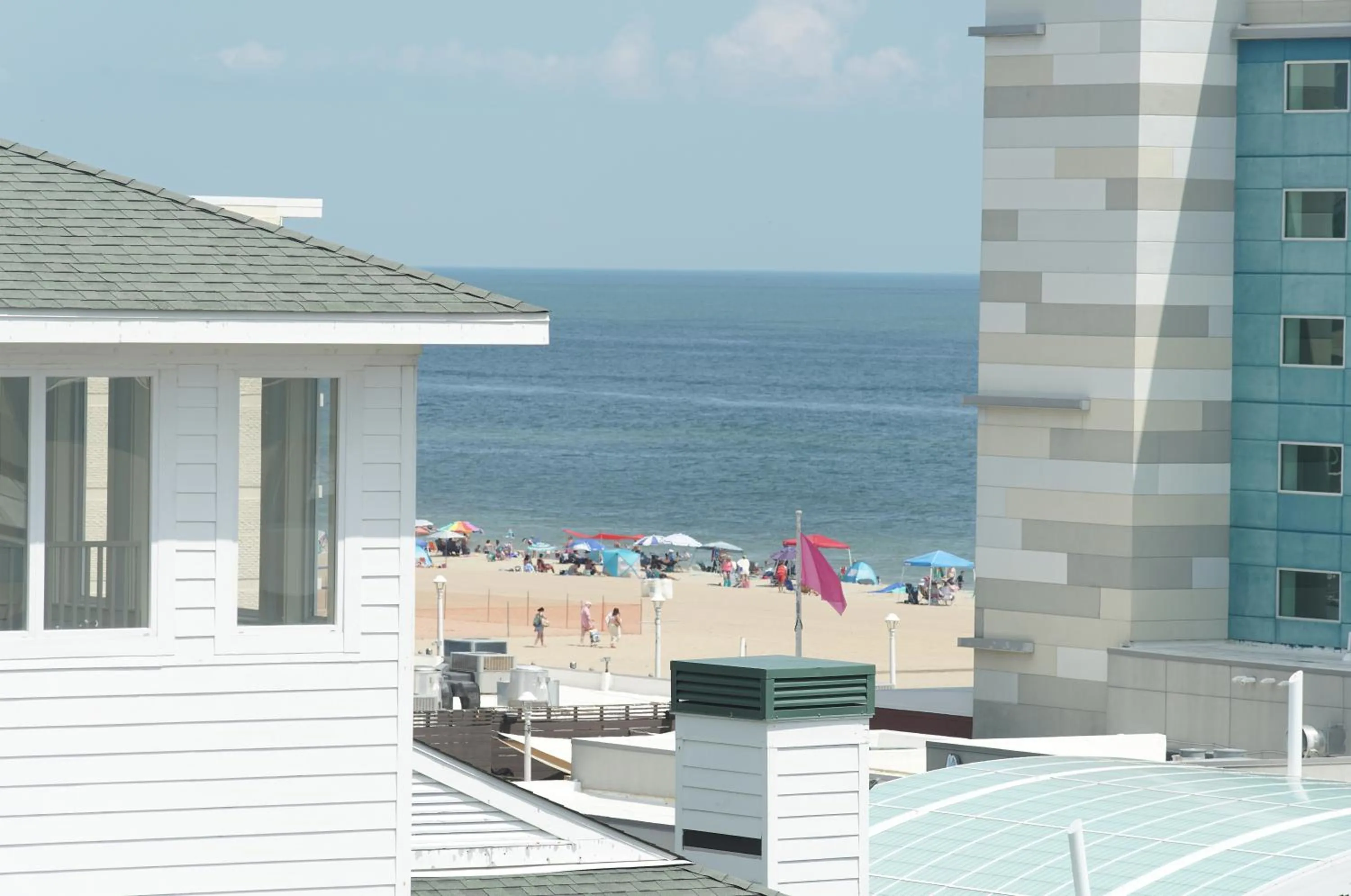 Natural landscape in Howard Johnson by Wyndham Virginia Beach At The Beach