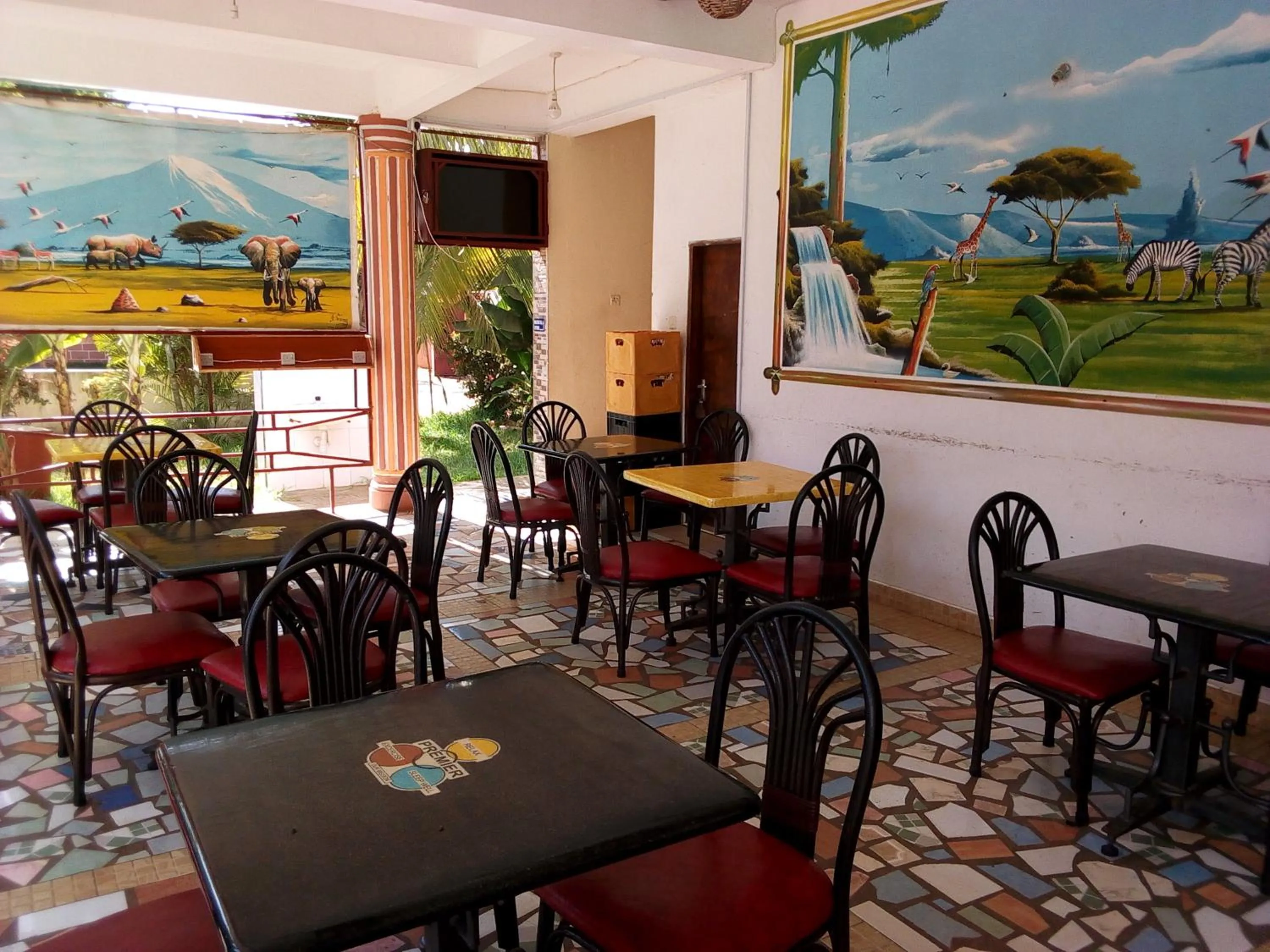 Restaurant/places to eat in Premier Guest Residence Hotel