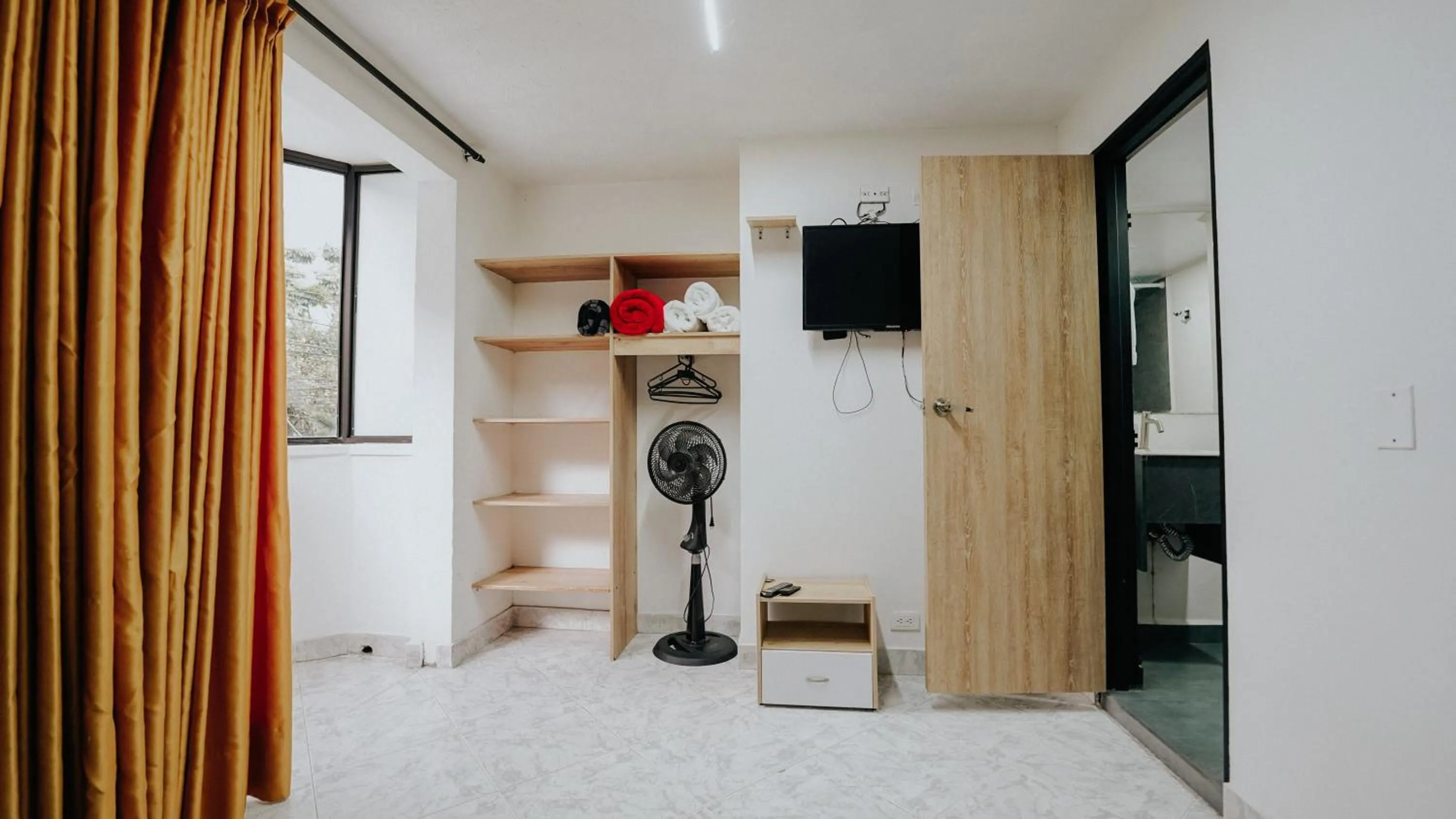 wardrobe in Hotel Balcones del Estadio