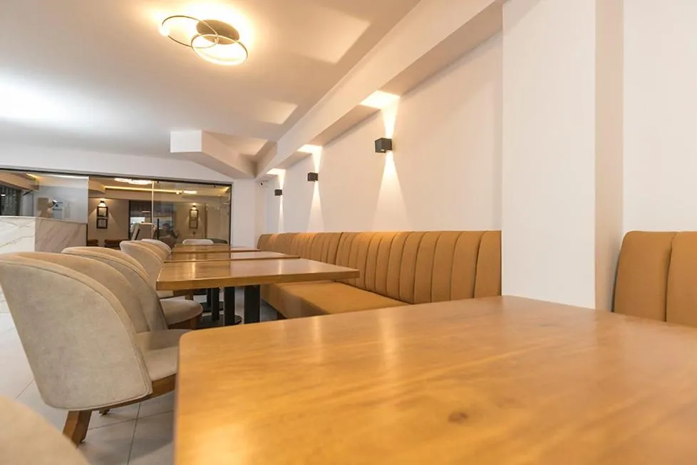 Restaurant/places to eat in Hotel Balcones del Estadio