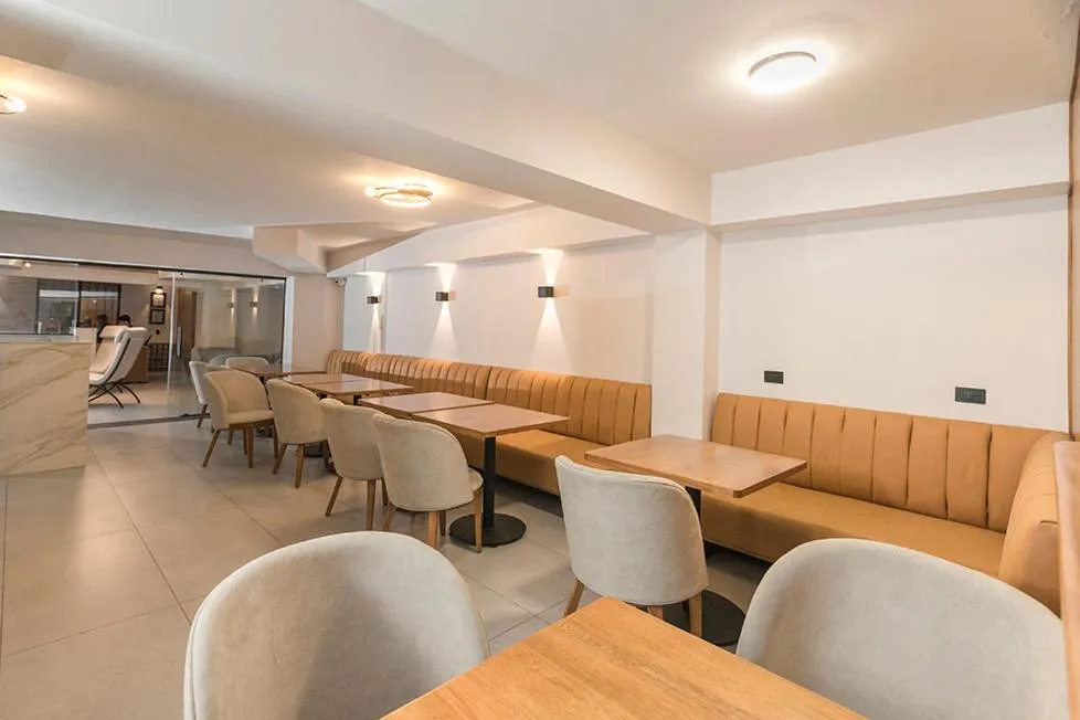 Restaurant/places to eat in Hotel Balcones del Estadio