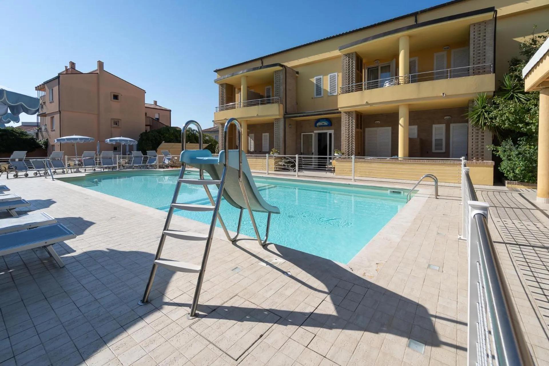 Property building in Hotel Residence Il Conero 2