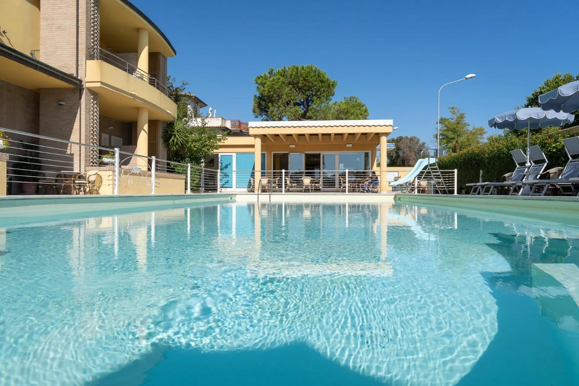 Property building in Hotel Residence Il Conero 2