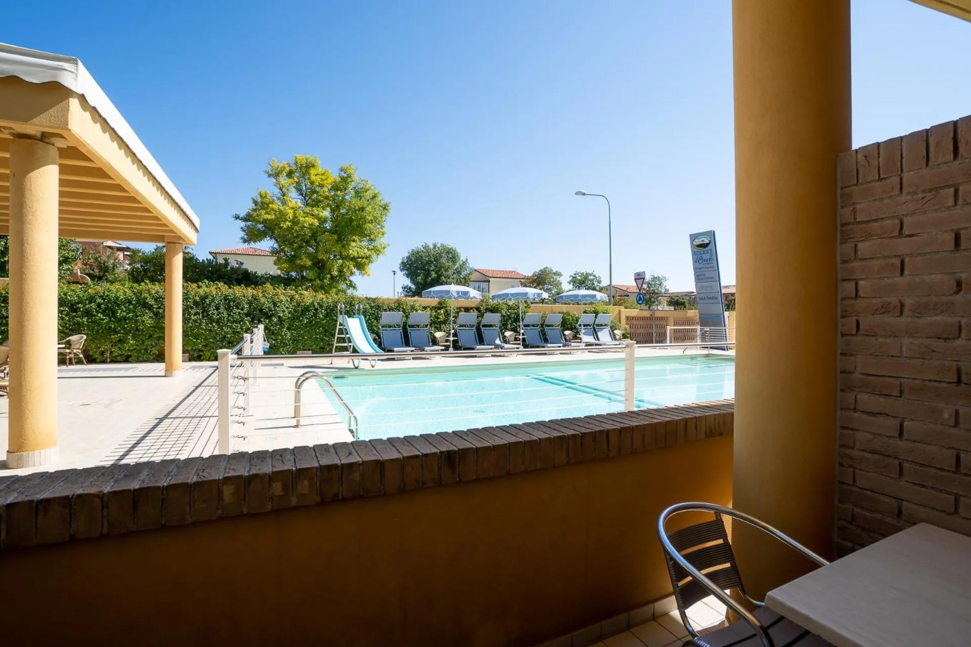 Swimming pool in Hotel Residence Il Conero 2