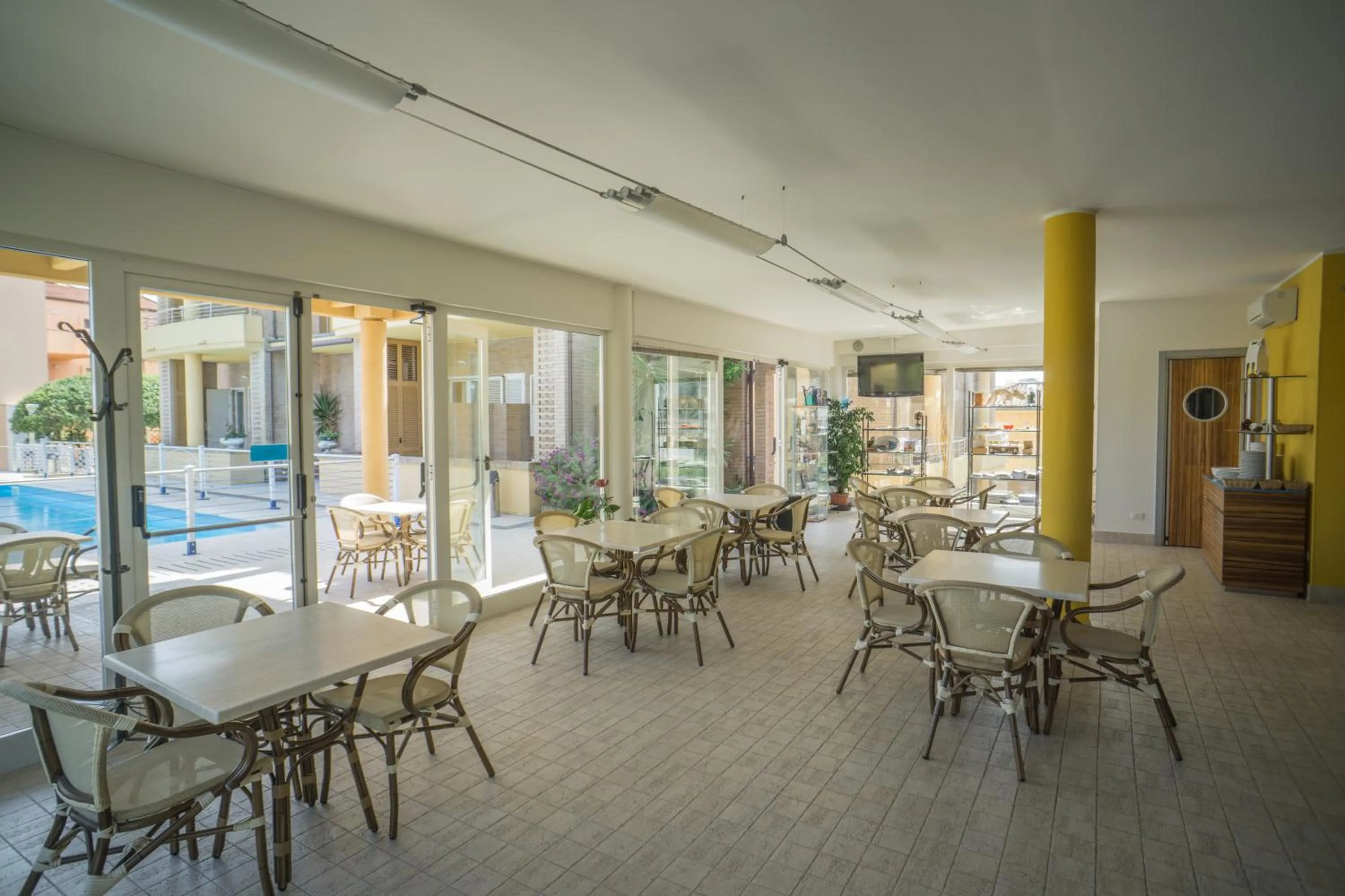 Lounge or bar in Hotel Residence Il Conero 2