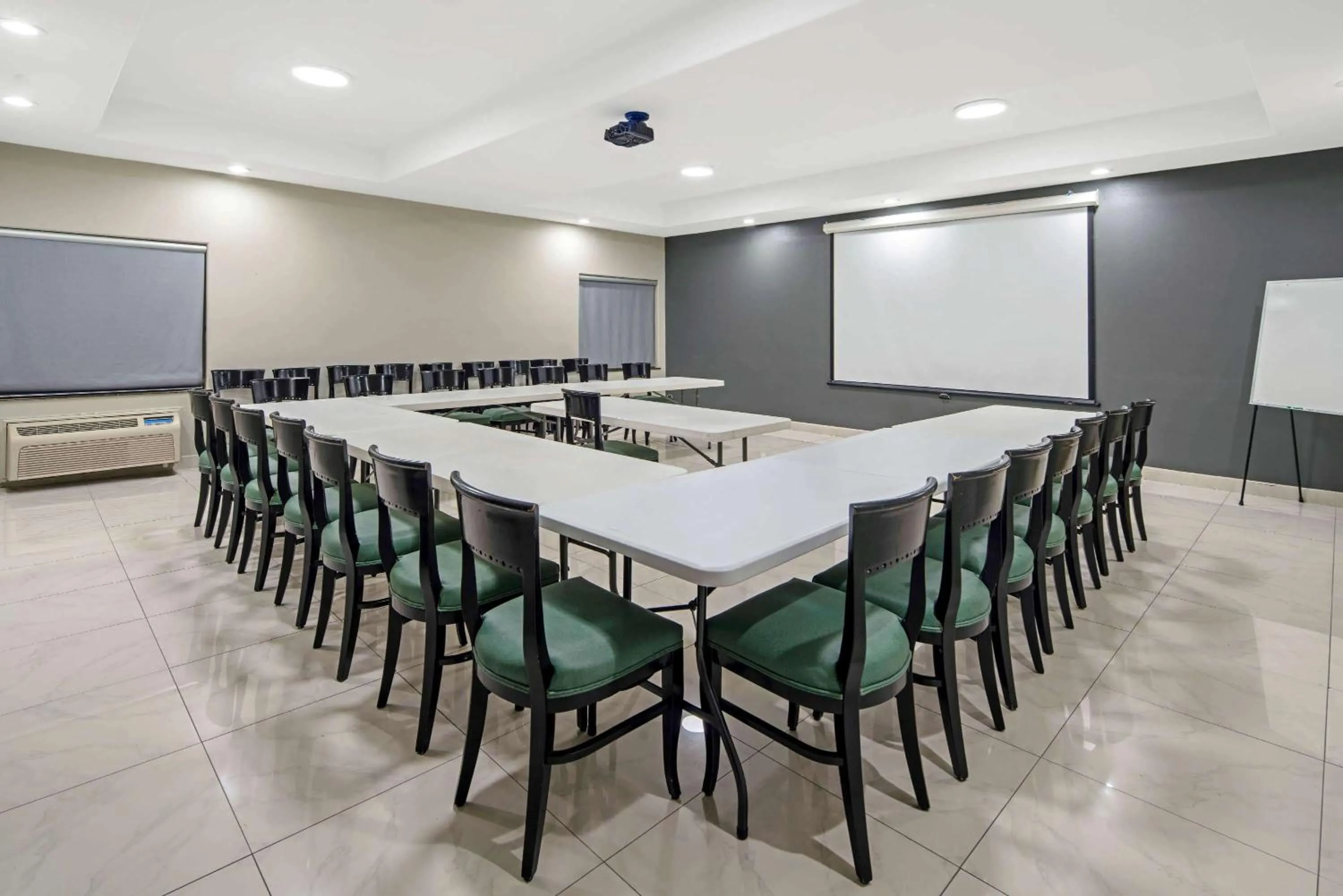 On site in La Quinta Inn & Suites by Wyndham Mercedes Outlet Mall