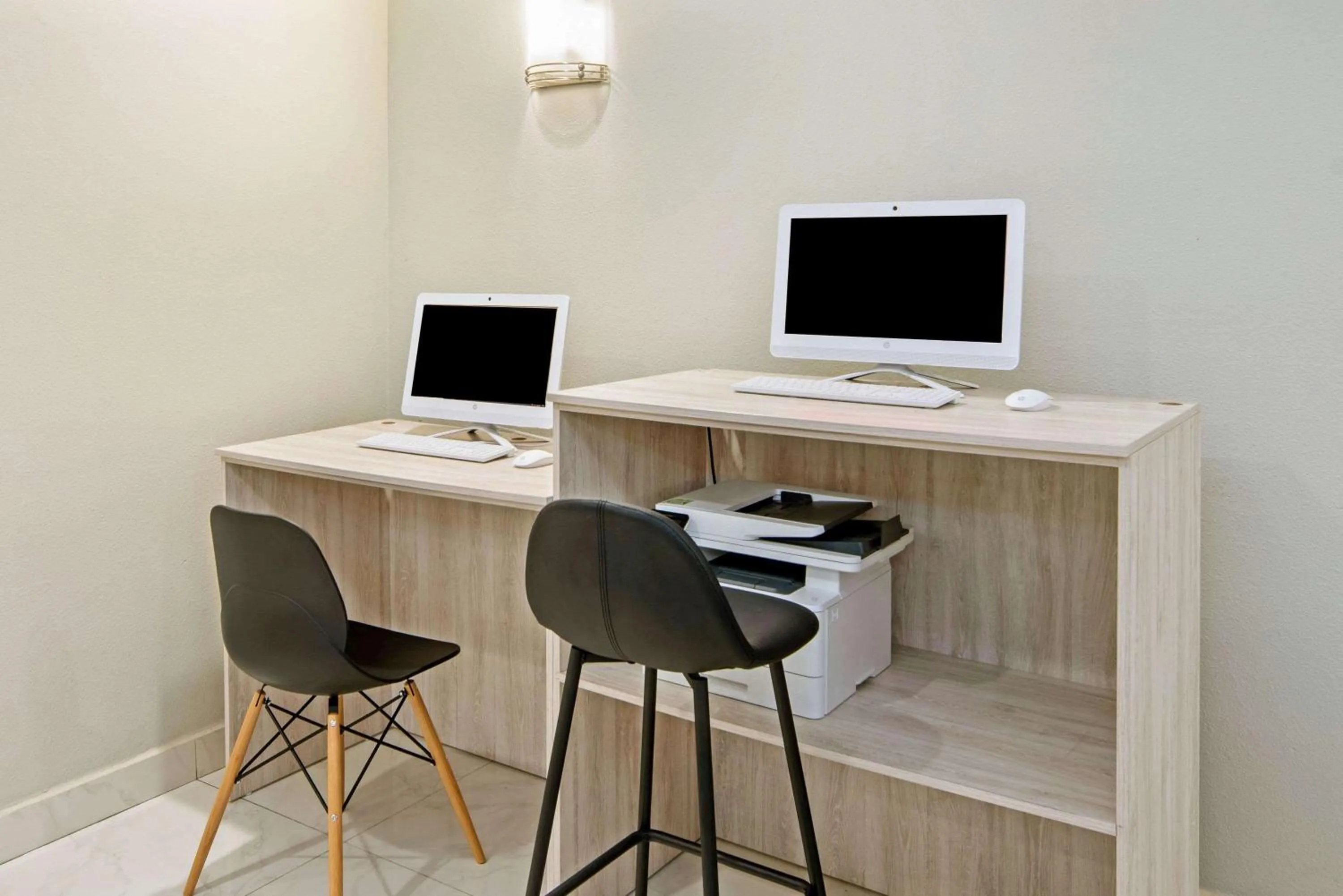 On site in La Quinta Inn & Suites by Wyndham Mercedes Outlet Mall