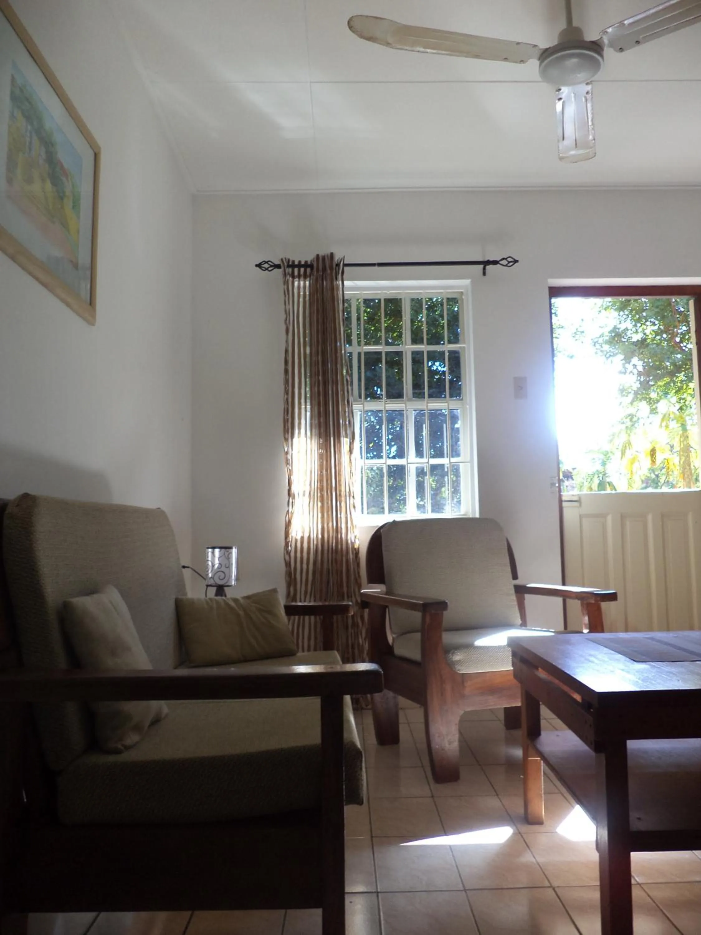 Happy Turtle Apartments