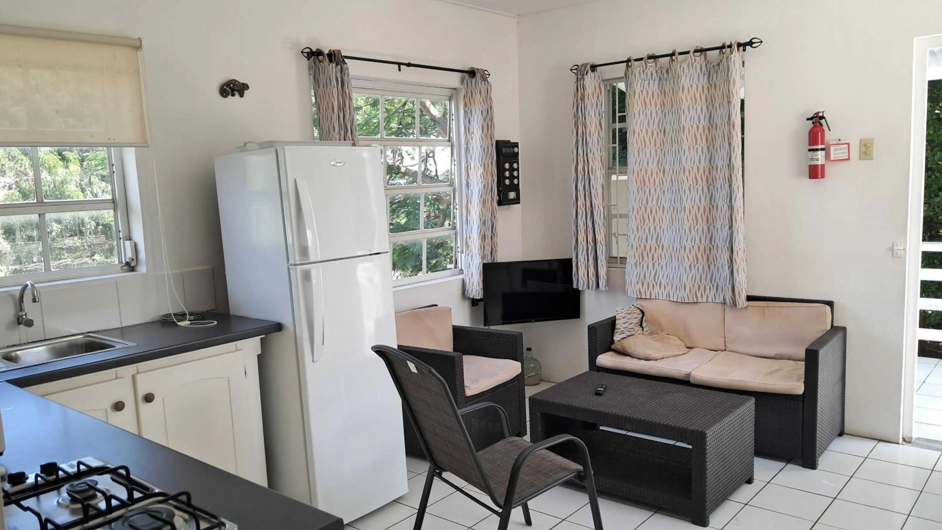 Happy Turtle Apartments