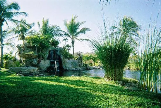 Costa Bonita Resort