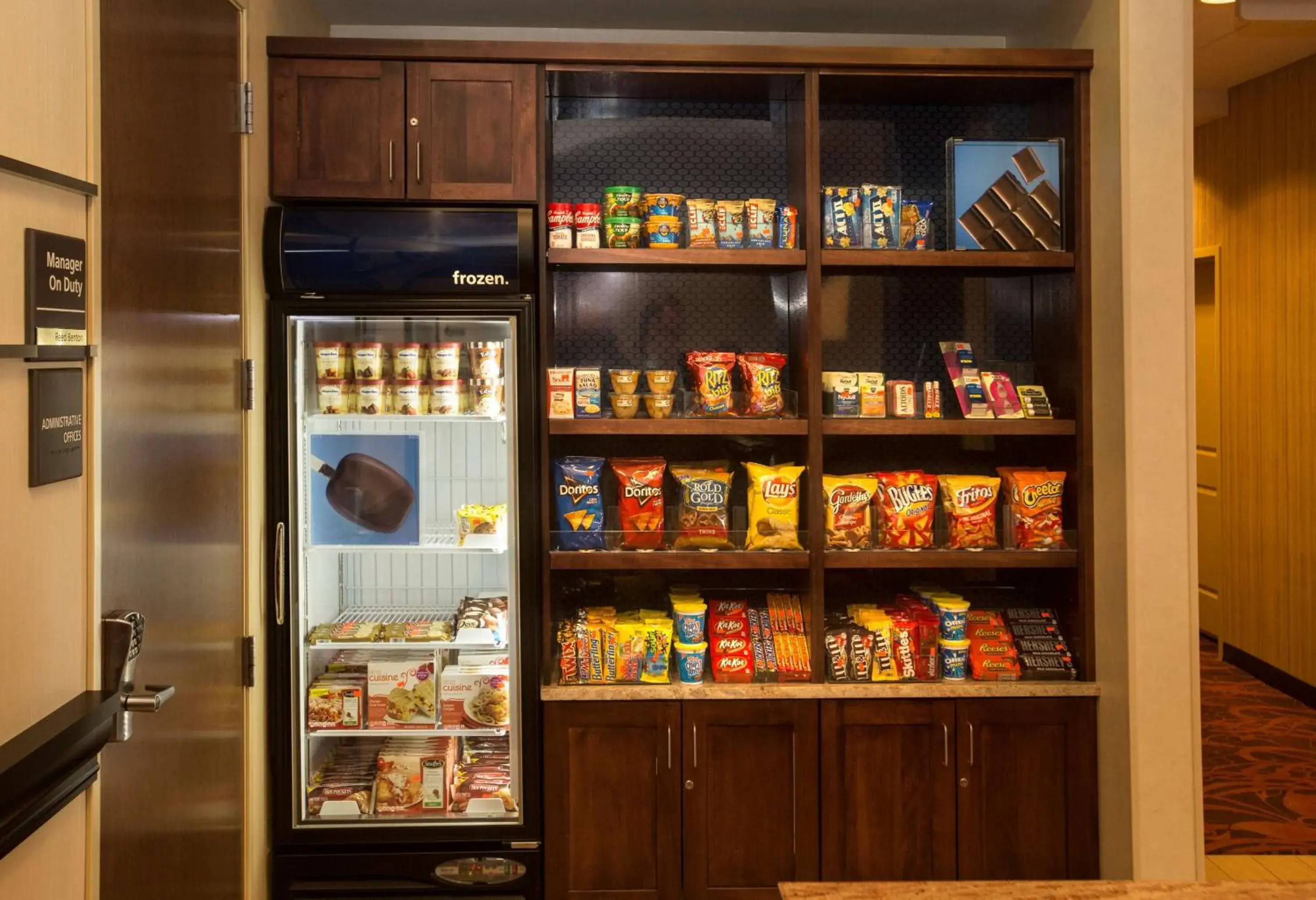 Restaurant/places to eat in Hampton Inn Marquette-Waterfront Restaurant/places to eat in Hampton Inn Marquette-Waterfront