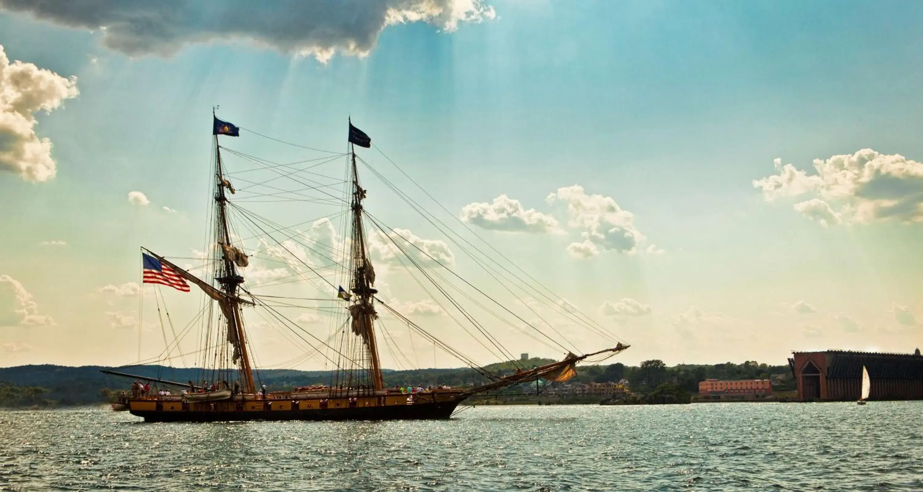Property building in Hampton Inn Marquette-Waterfront Property building in Hampton Inn Marquette-Waterfront