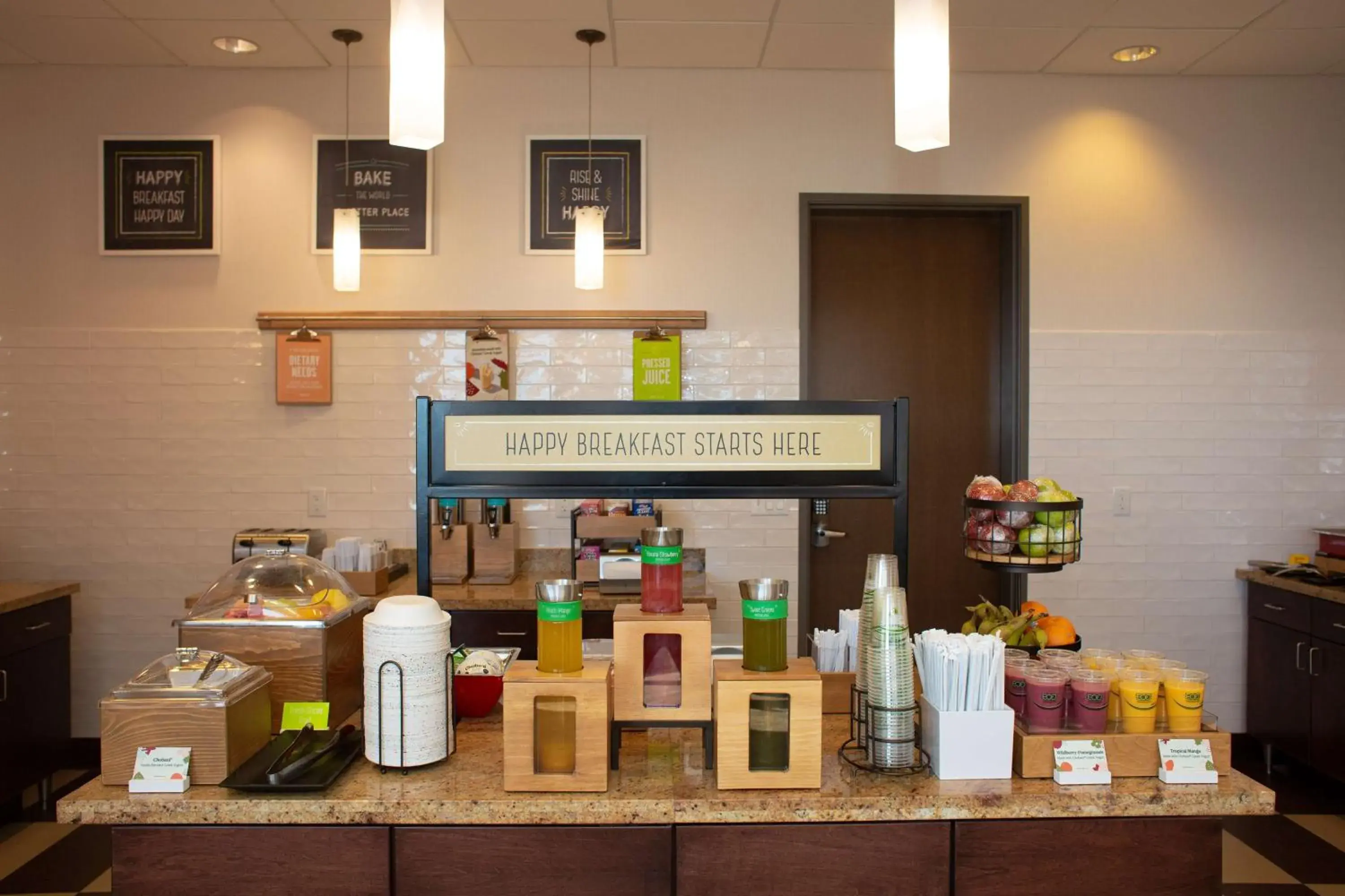 Breakfast in Hampton Inn Marquette-Waterfront Breakfast in Hampton Inn Marquette-Waterfront