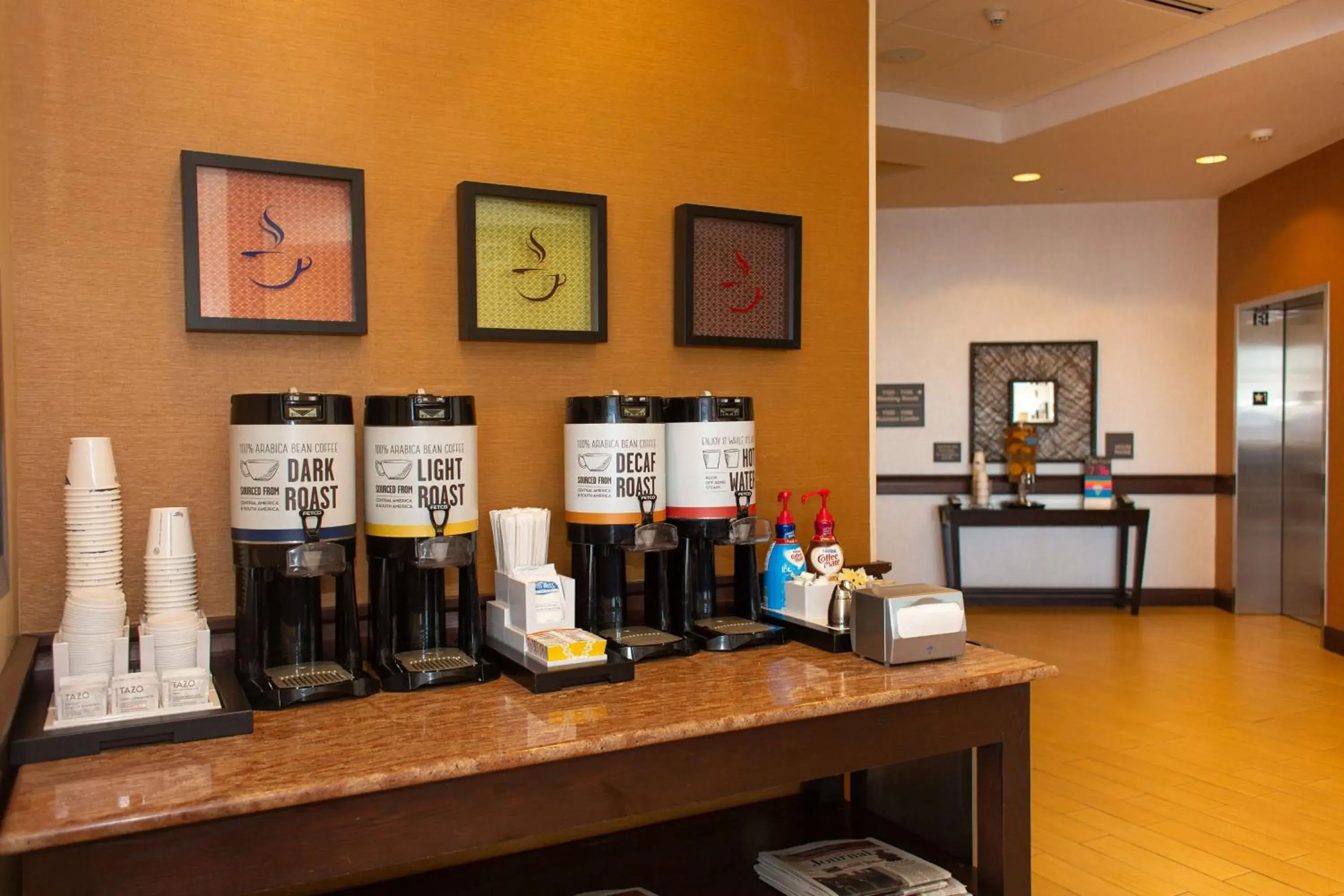 Breakfast in Hampton Inn Marquette-Waterfront Breakfast in Hampton Inn Marquette-Waterfront