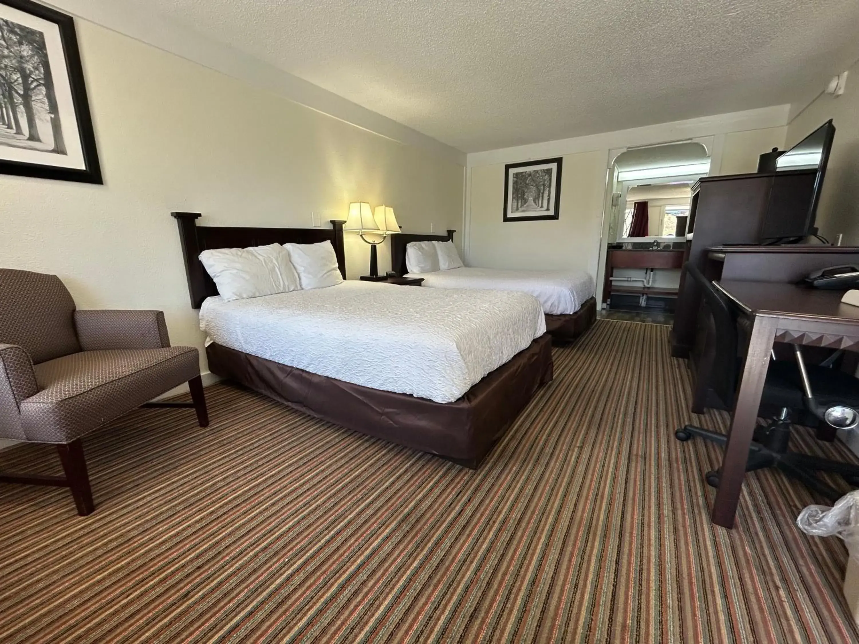 Bed in Knights Inn Somerset Bed in Knights Inn Somerset