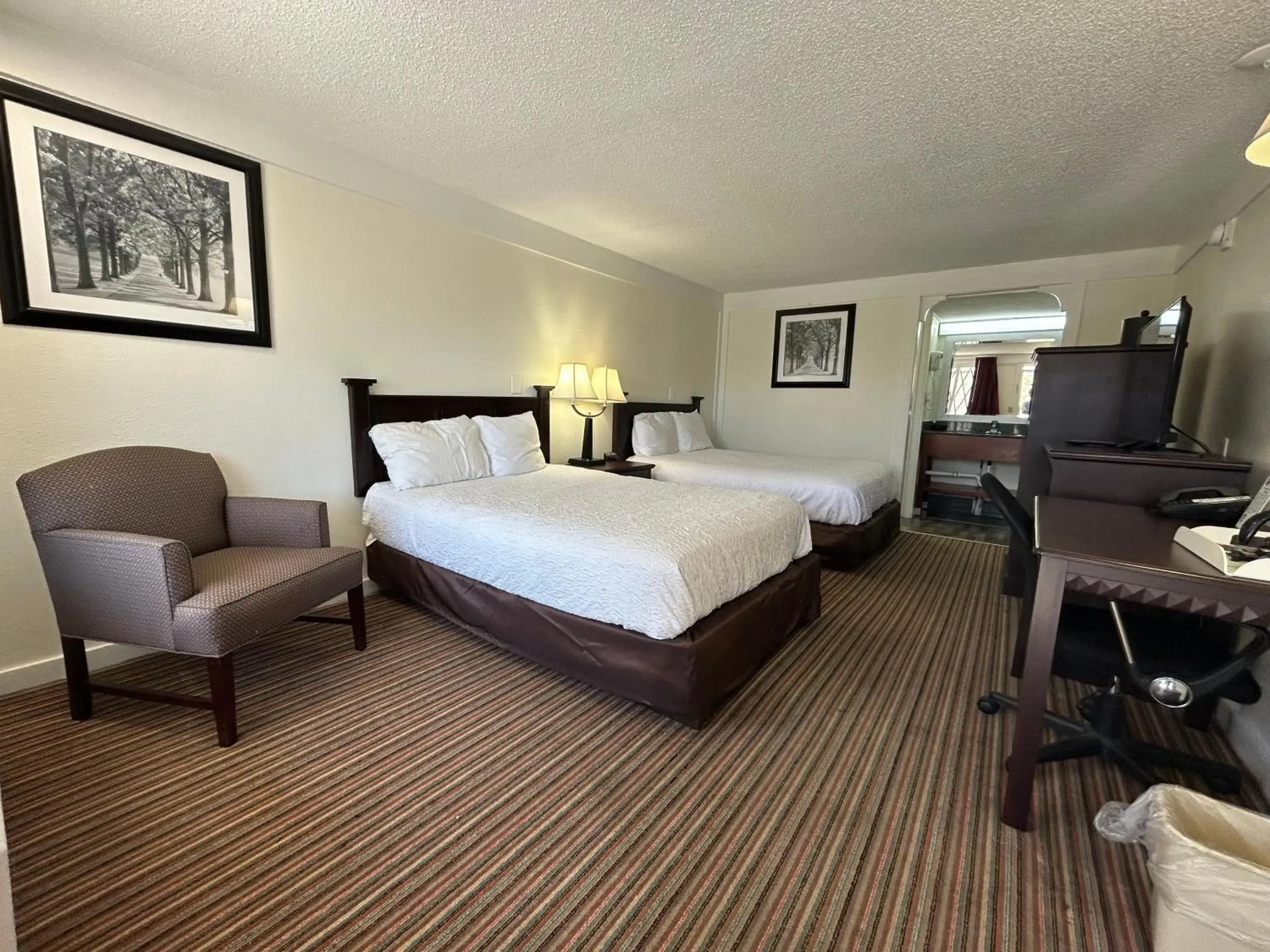 Bed in Knights Inn Somerset Bed in Knights Inn Somerset