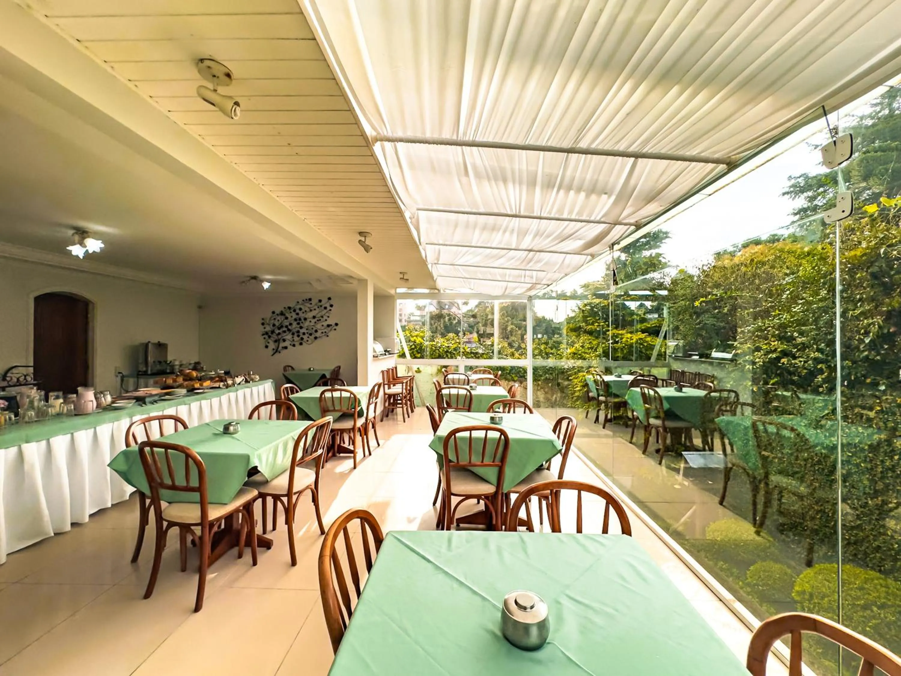 Meals in VELINN Pousada Chateau do Luar Prime