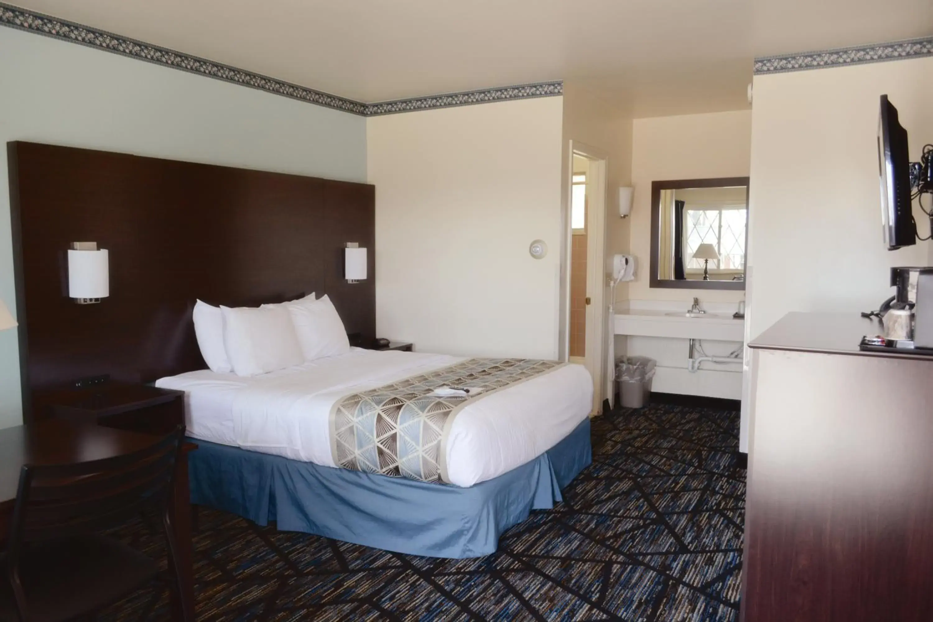 Bedroom, Bed in Frankenmuth Motel Bedroom, Bed in Frankenmuth Motel