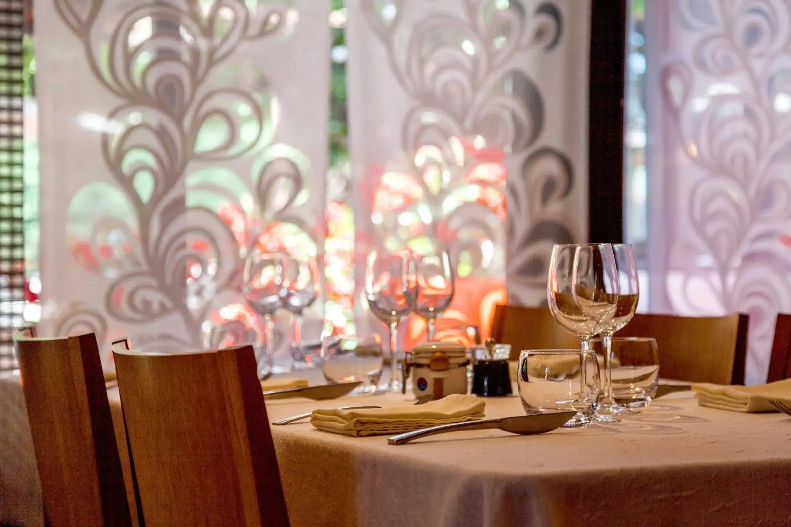 Logis Hotel Restaurant L' Auberge Cigaloise Logis Hotel Restaurant L' Auberge Cigaloise