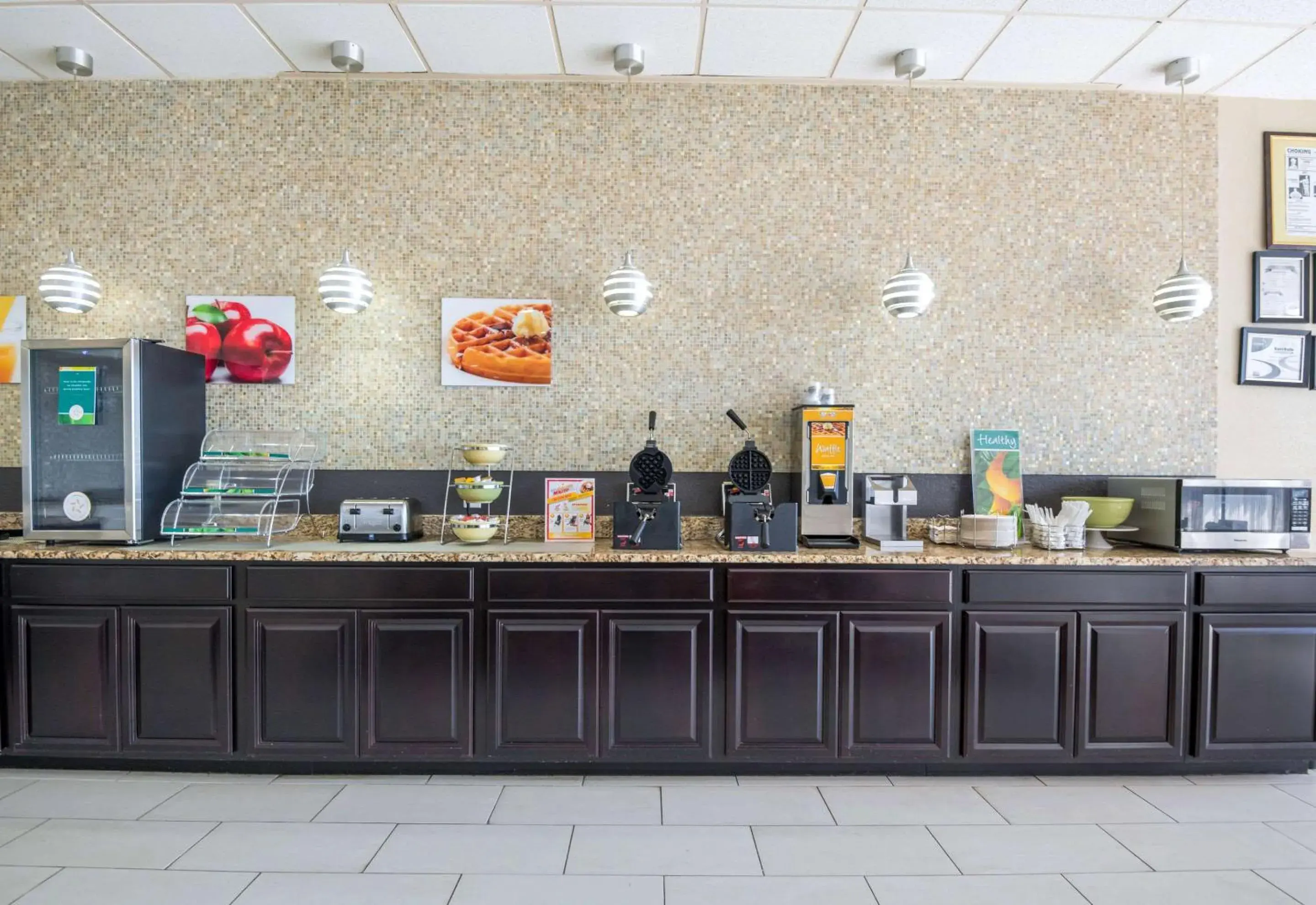 Restaurant/places to eat in Quality Inn Restaurant/places to eat in Quality Inn