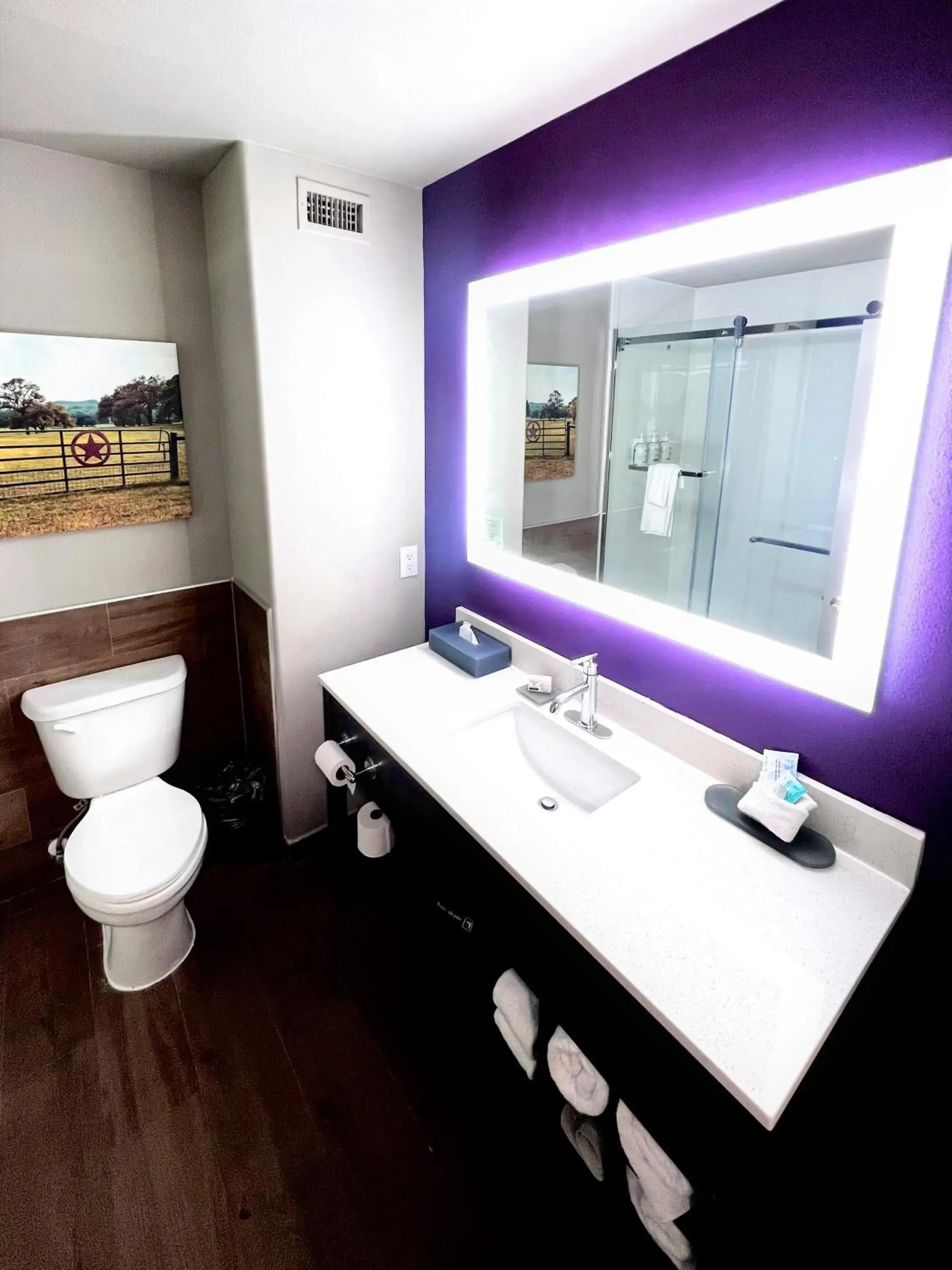Bathroom in La Quinta by Wyndham Pharr North McAllen Bathroom in La Quinta by Wyndham Pharr North McAllen