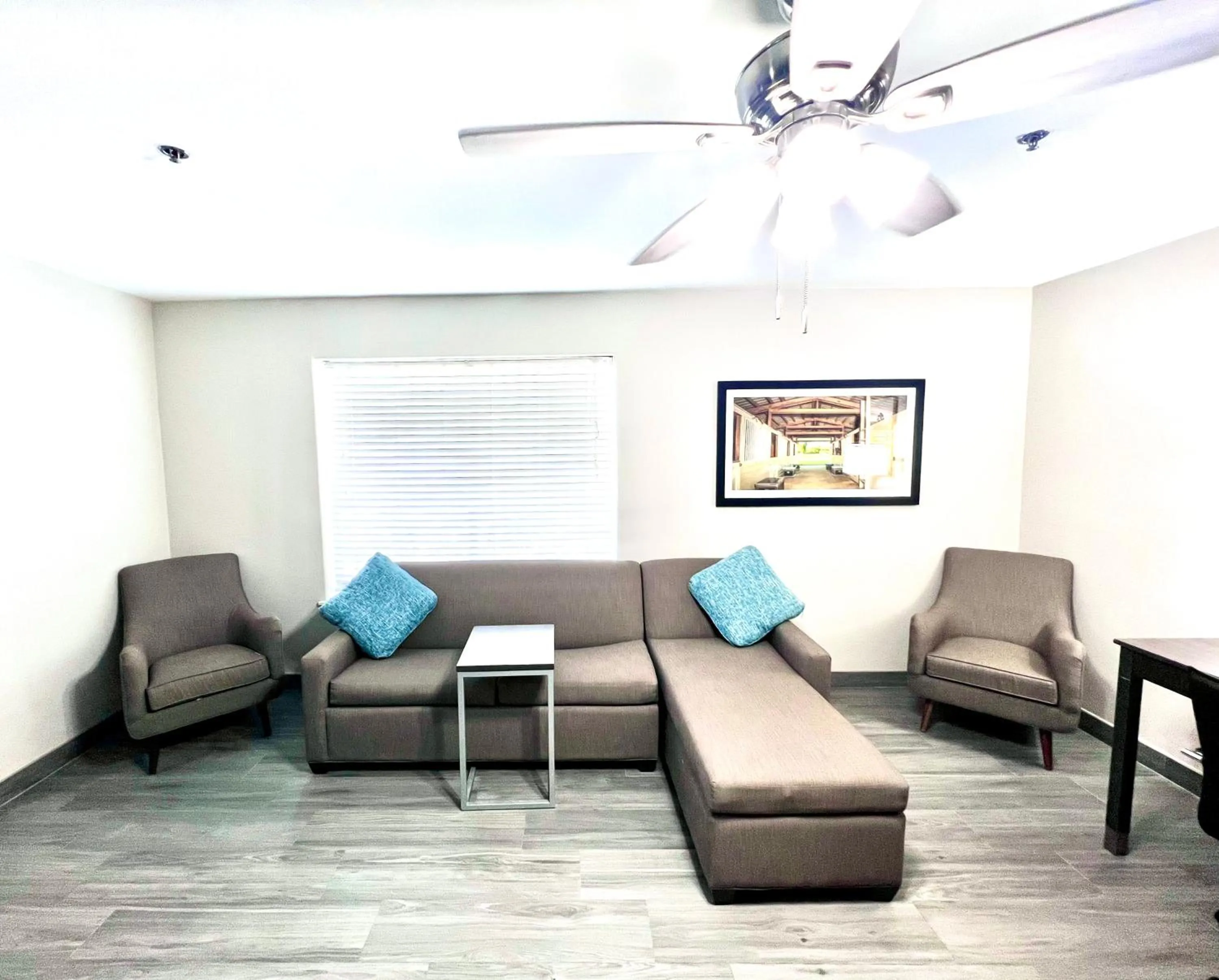 Living room in La Quinta by Wyndham Pharr North McAllen