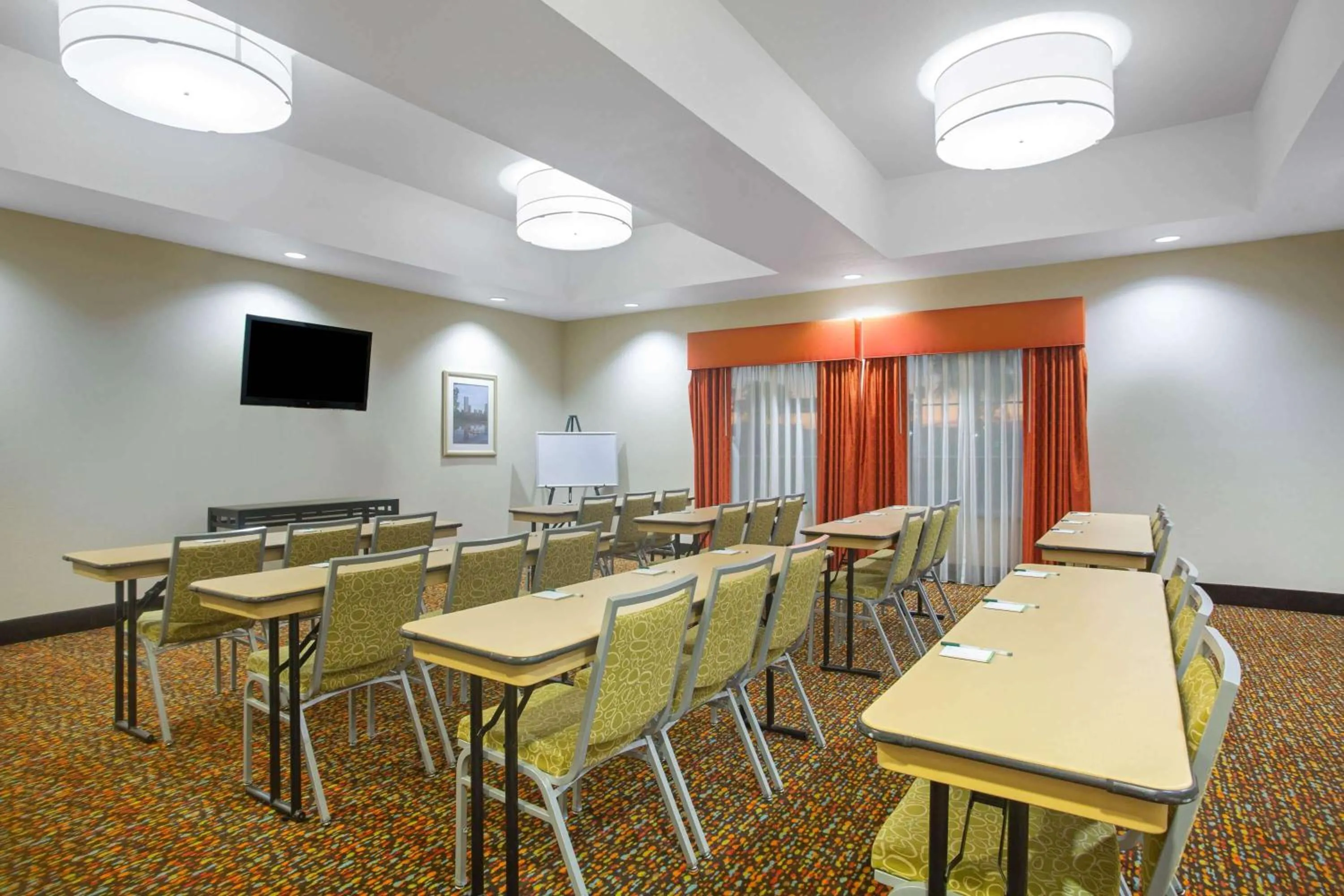 Meeting/conference room in La Quinta by Wyndham Pearsall