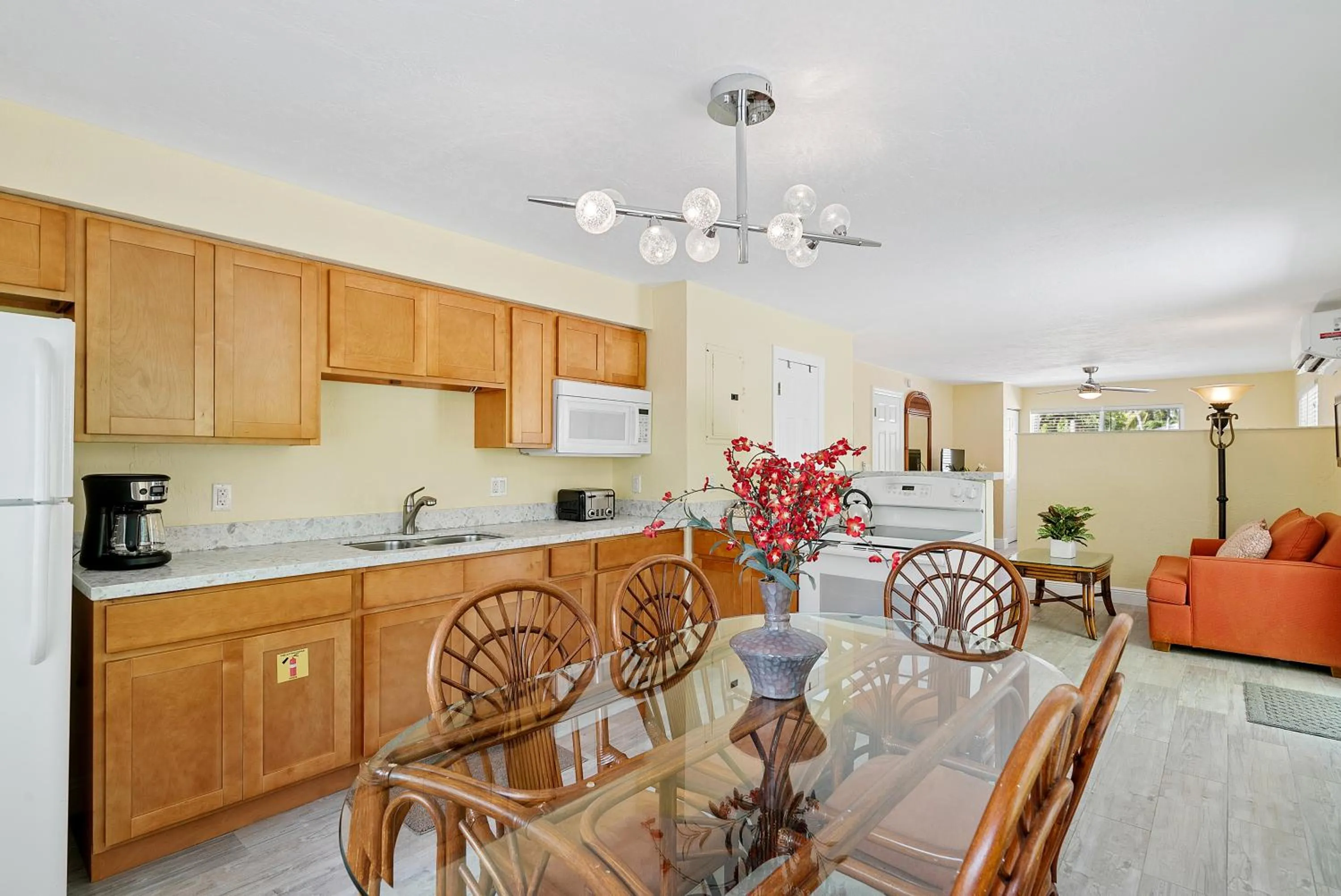 kitchen in Coconut Bay Resort - Key Largo
