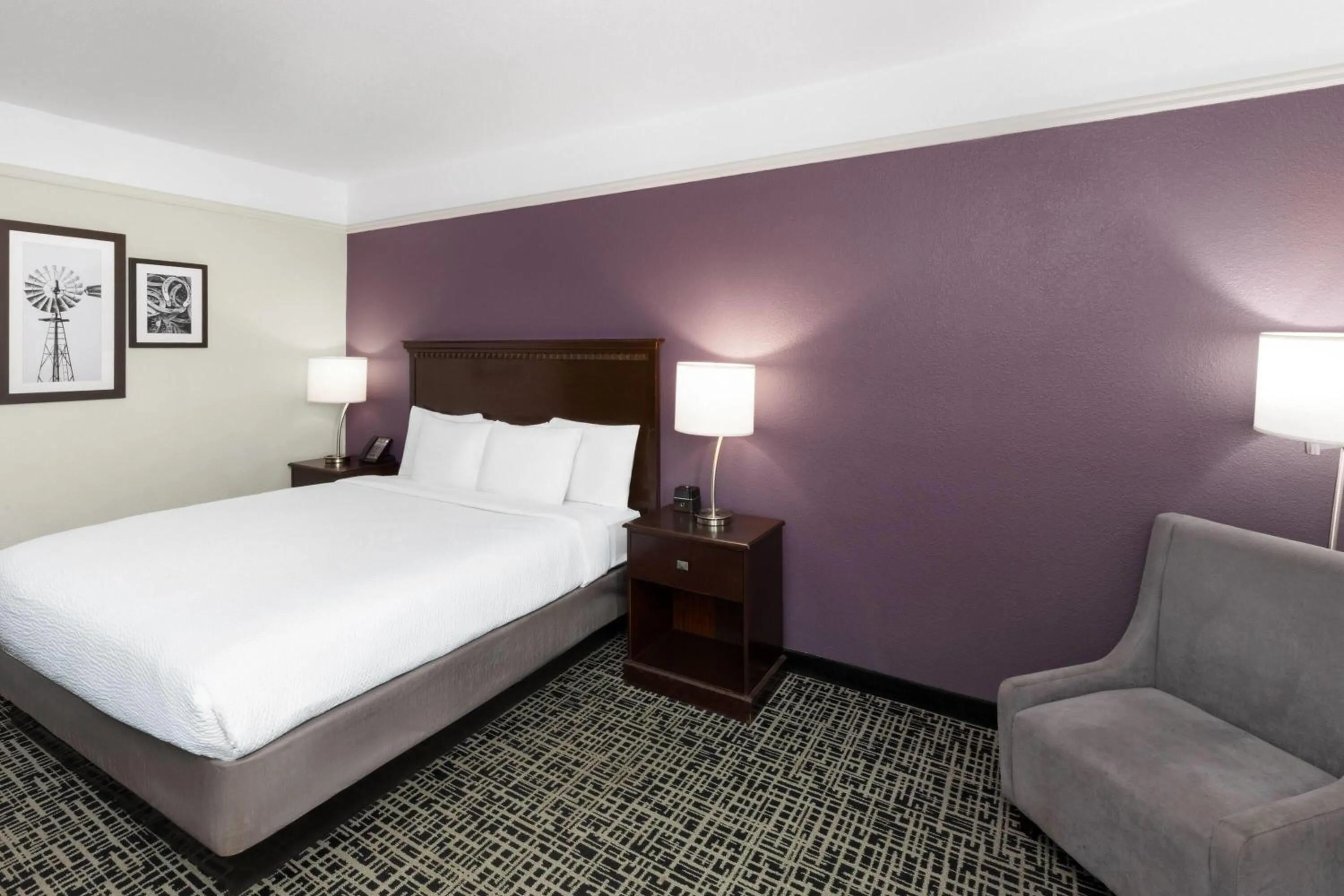 Photo of the whole room, Bed in La Quinta by Wyndham Brownwood