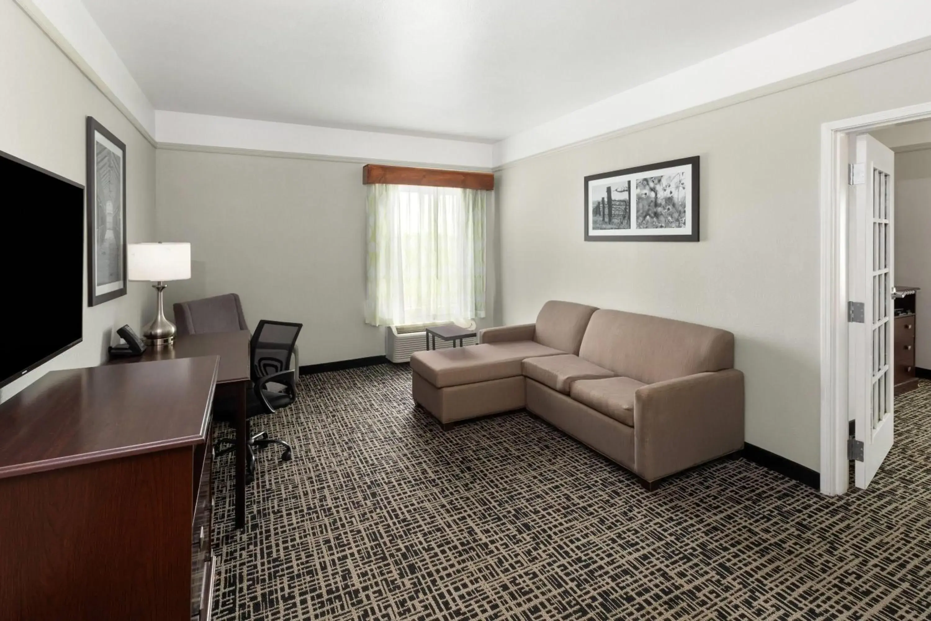 One-Bedroom King Suite - Non-Smoking in La Quinta by Wyndham Brownwood One-Bedroom King Suite - Non-Smoking in La Quinta by Wyndham Brownwood