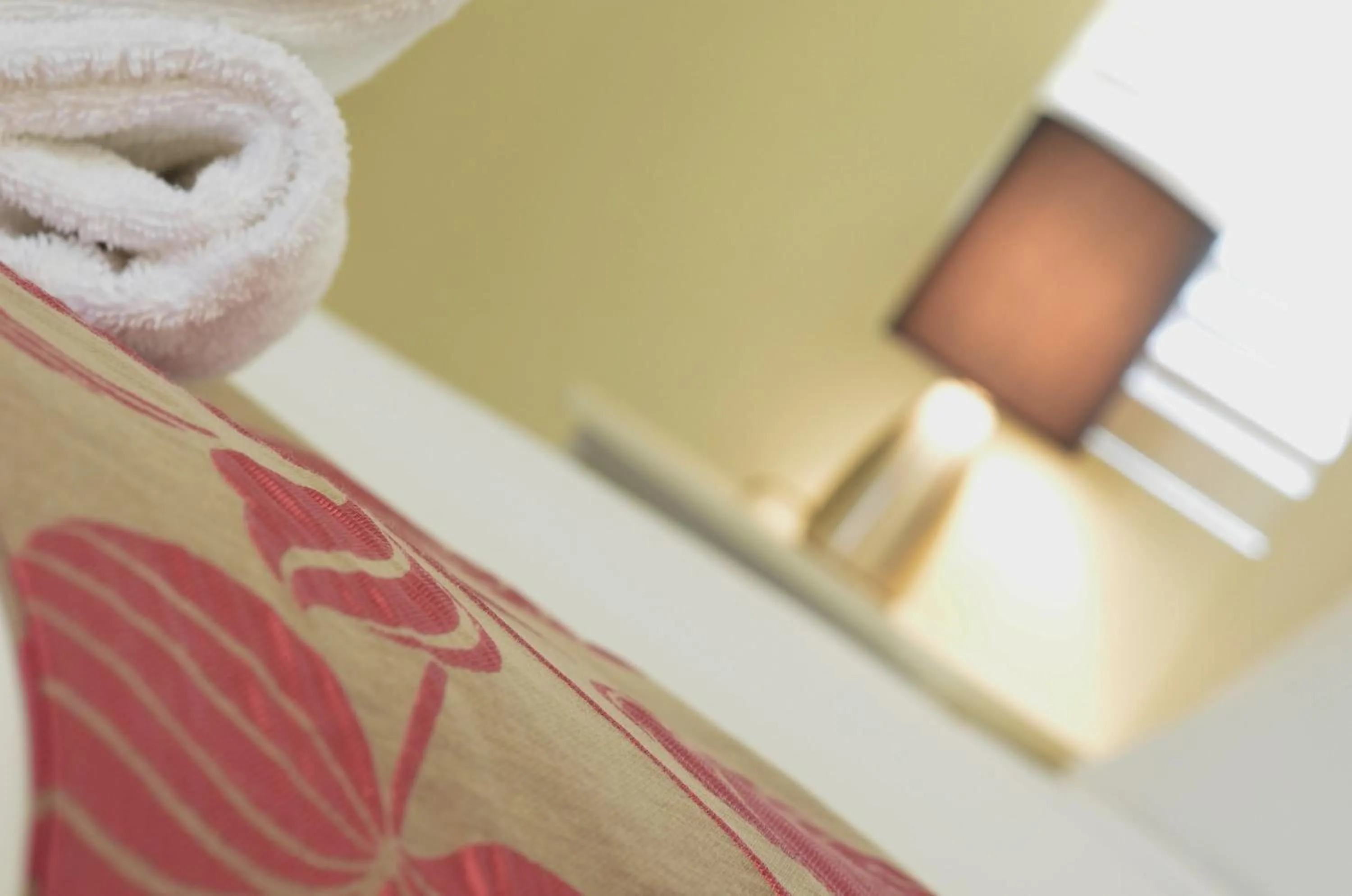 Photo of the whole room, Bed in International Lodge Motel