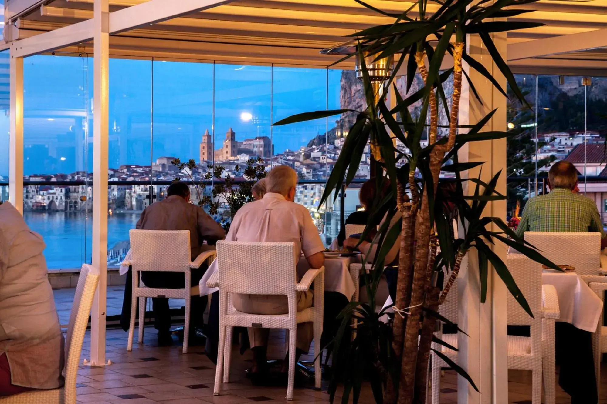 Restaurant/places to eat in Cefalù Sea Palace Restaurant/places to eat in Cefalù Sea Palace