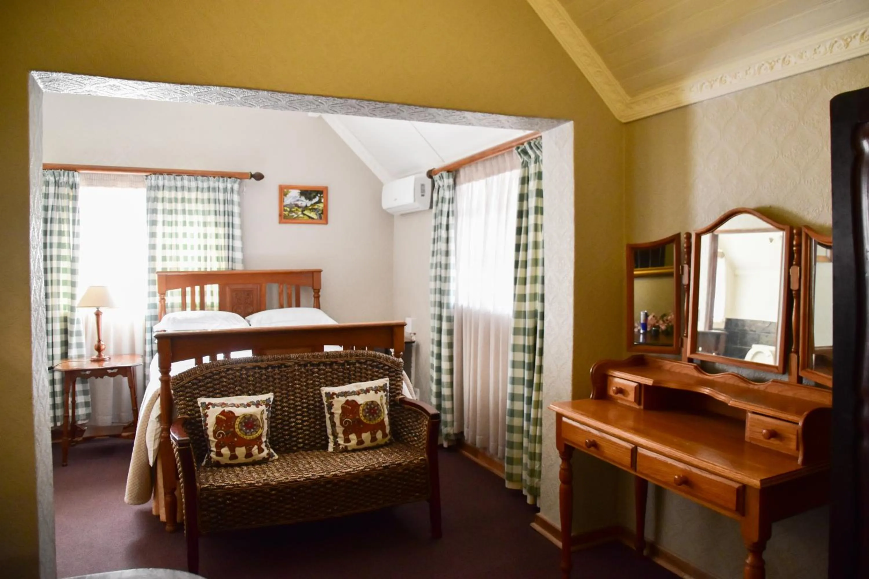 Bed in Hobbit Boutique Hotel