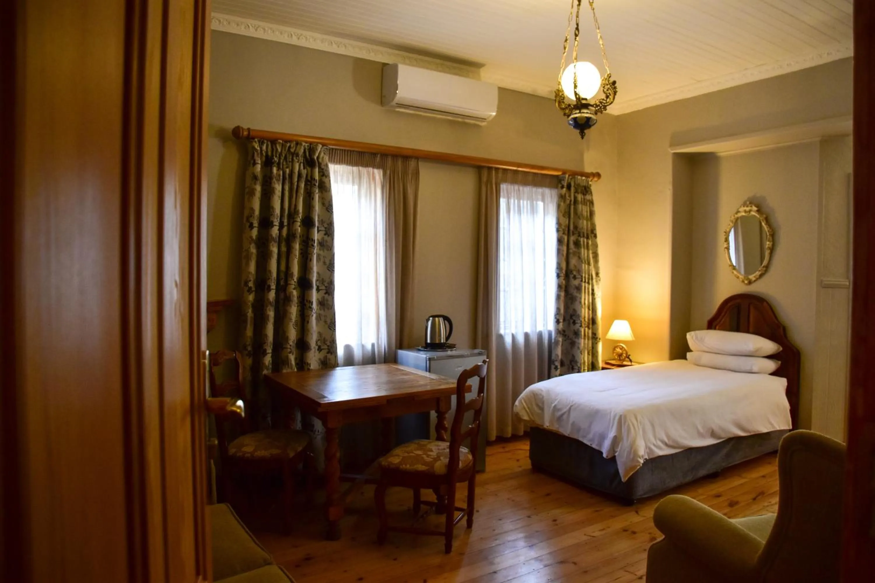 Bed in Hobbit Boutique Hotel