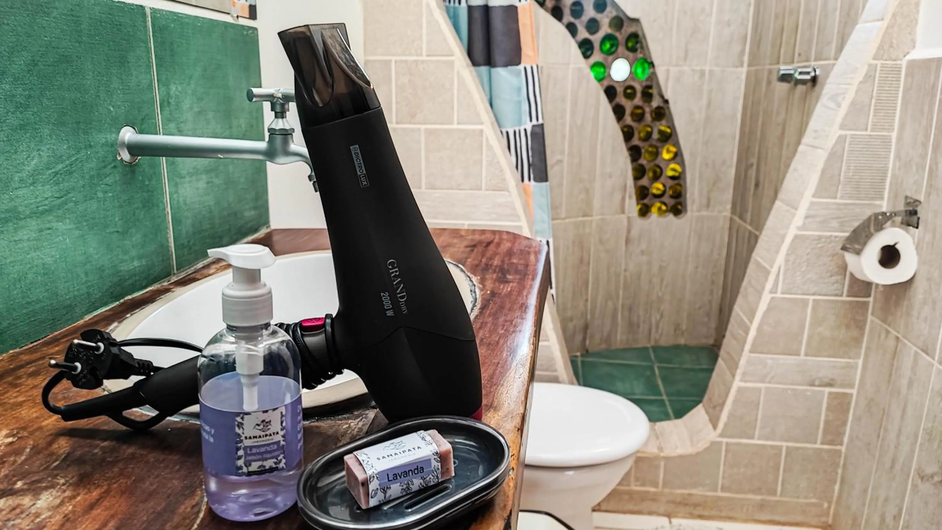 hair dryier in YVY CASA HOTEL