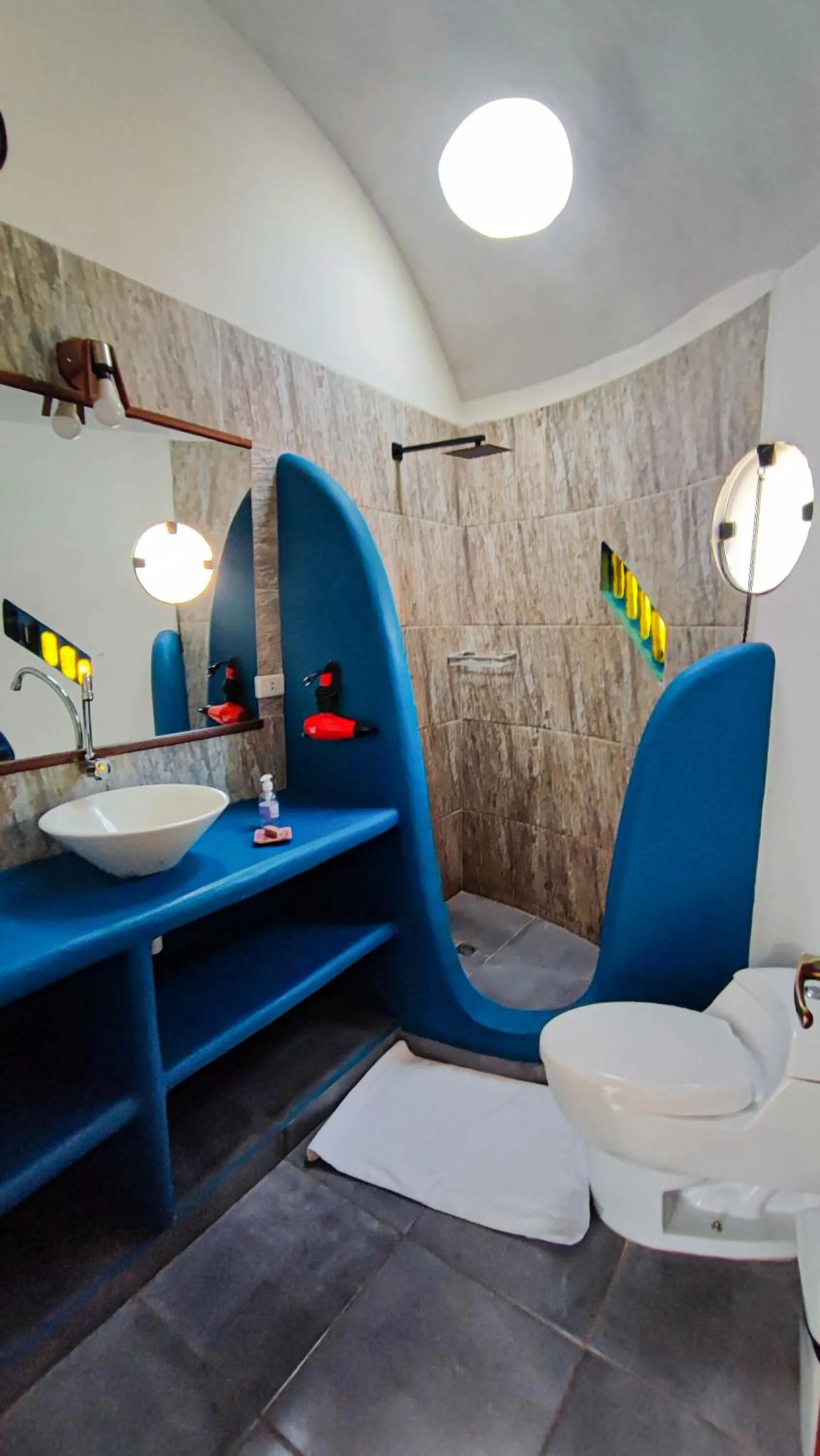 Shower in YVY CASA HOTEL