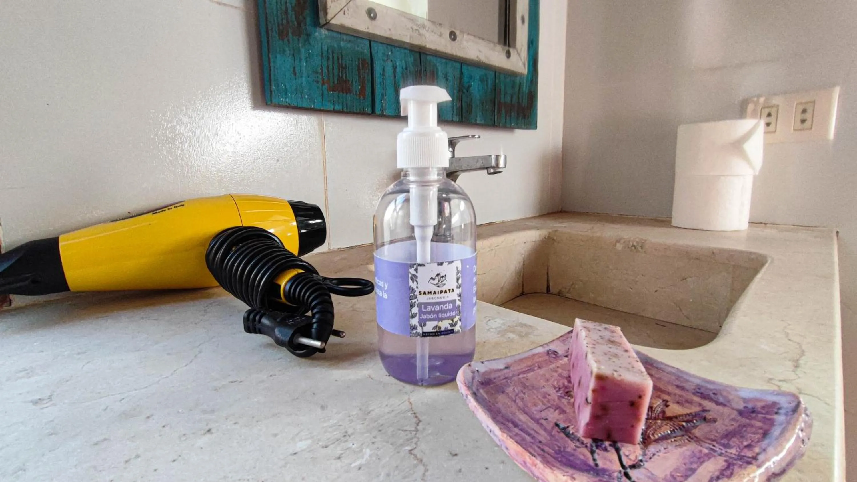 hair dryier in YVY CASA HOTEL