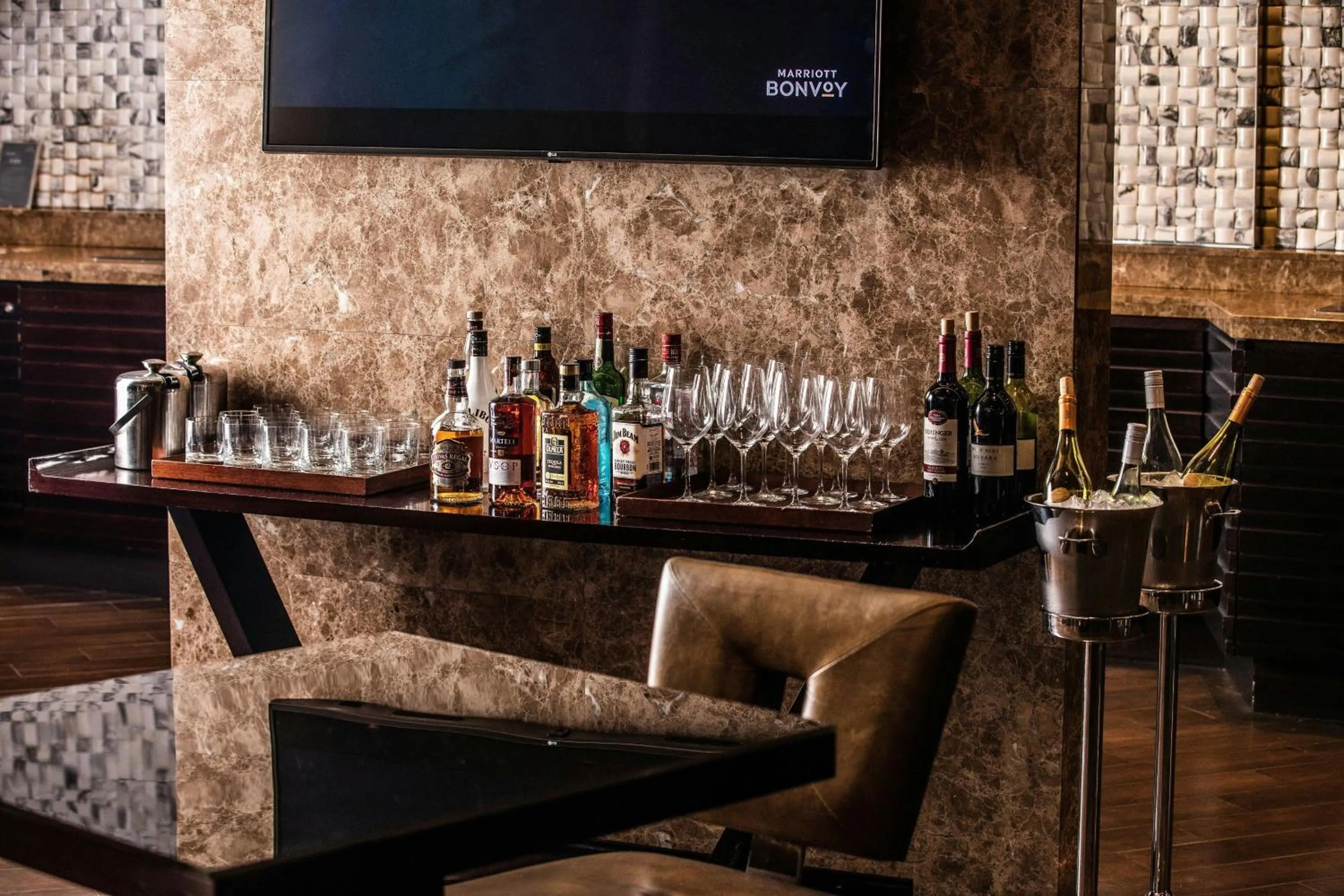 Lounge or bar in Sheraton Grand Incheon Hotel