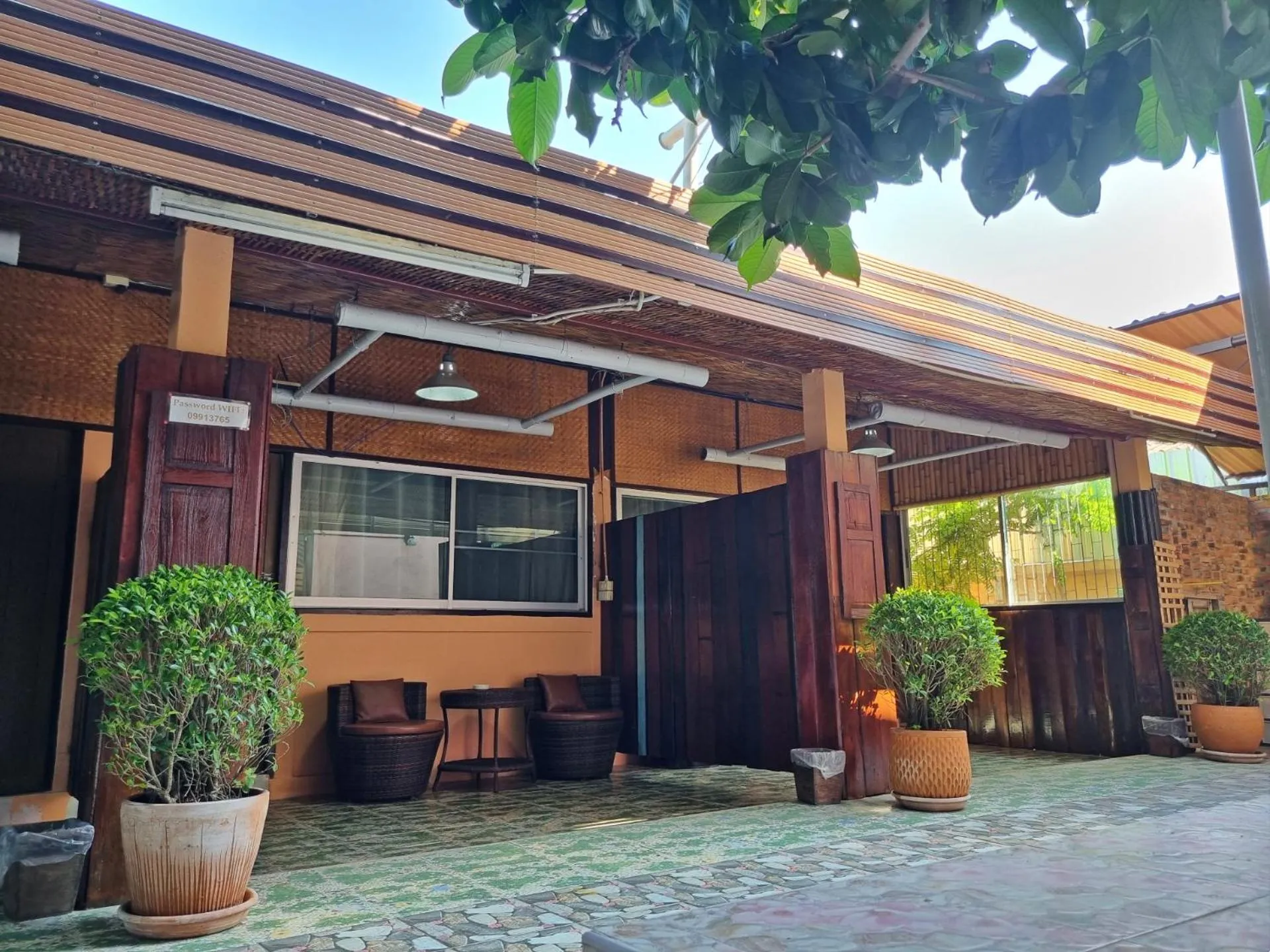 Property building in De Wiang Kum Kam