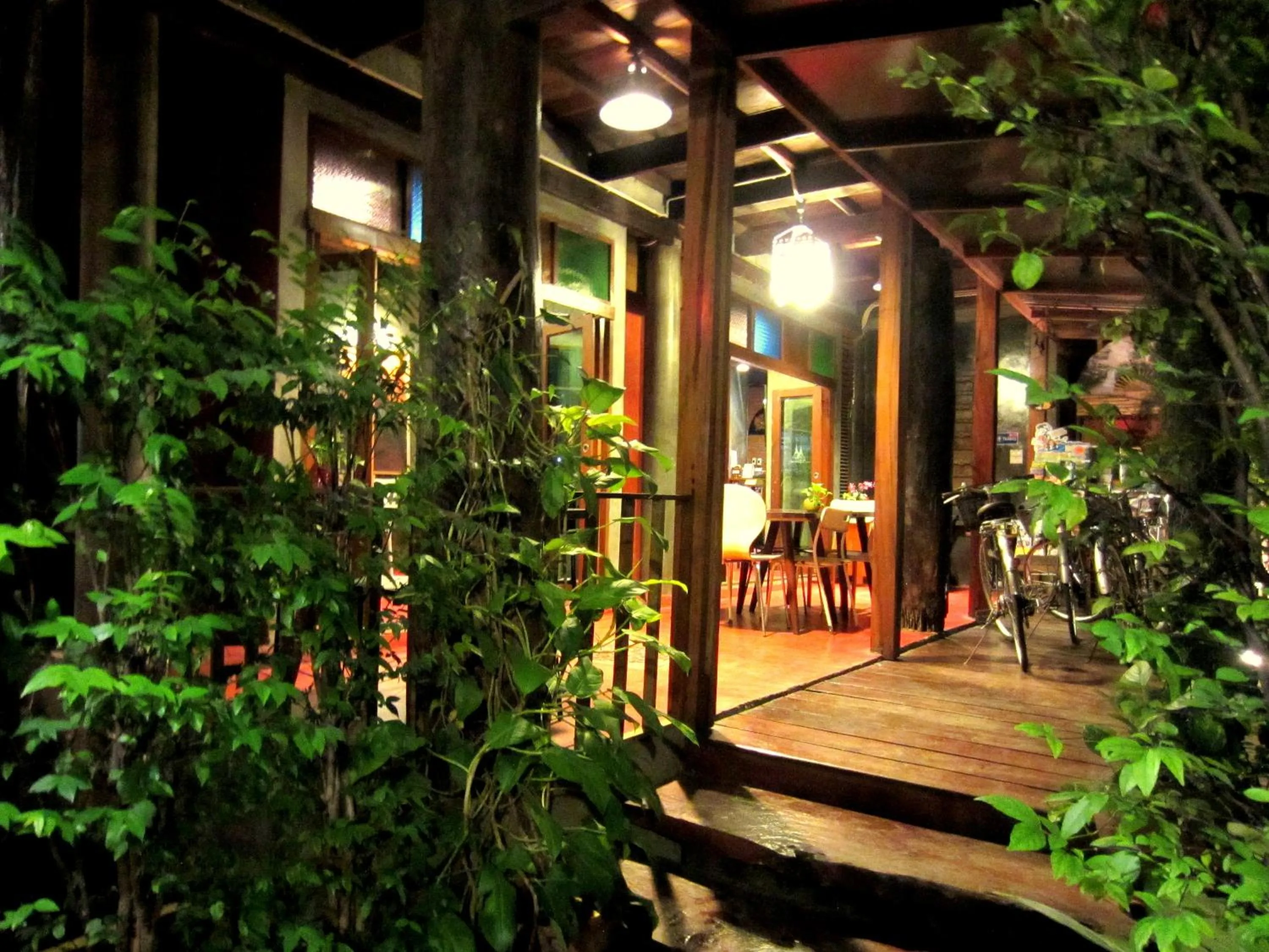Dining area in De Wiang Kum Kam