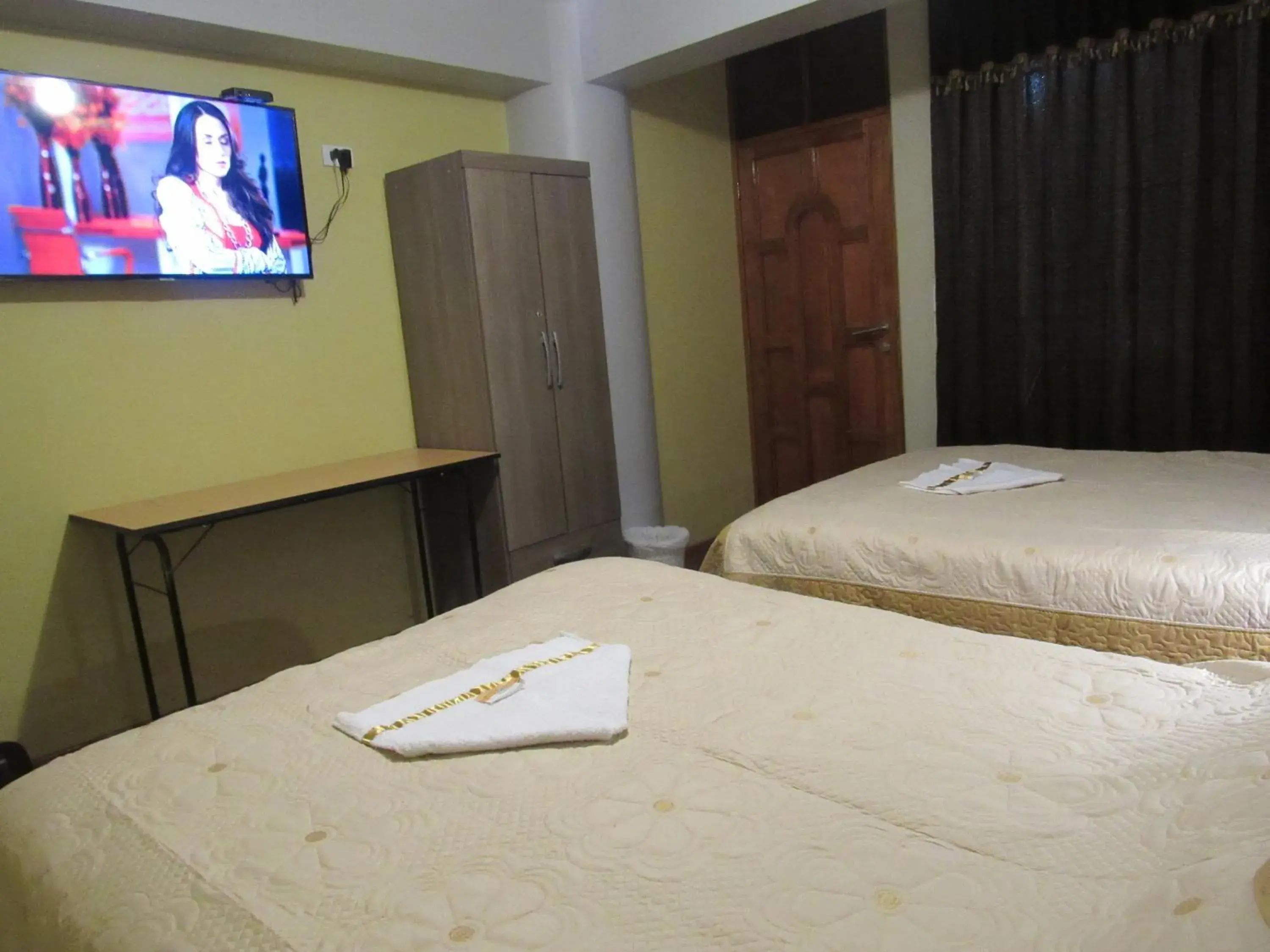 Twin Room with Private Bathroom in Hotel Sueños Dorados Twin Room with Private Bathroom in Hotel Sueños Dorados