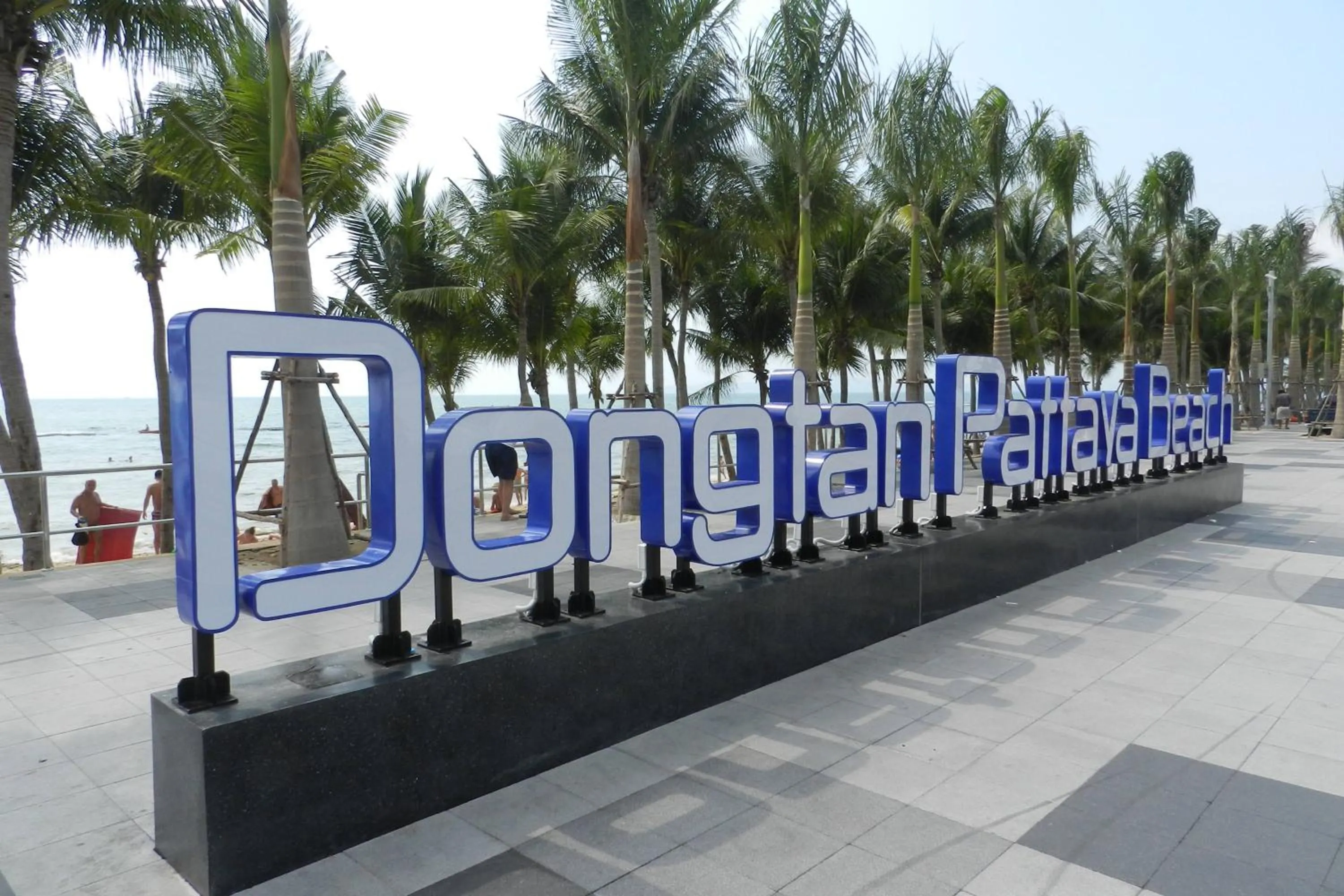Beach in Jomtien PLAZA Condotel