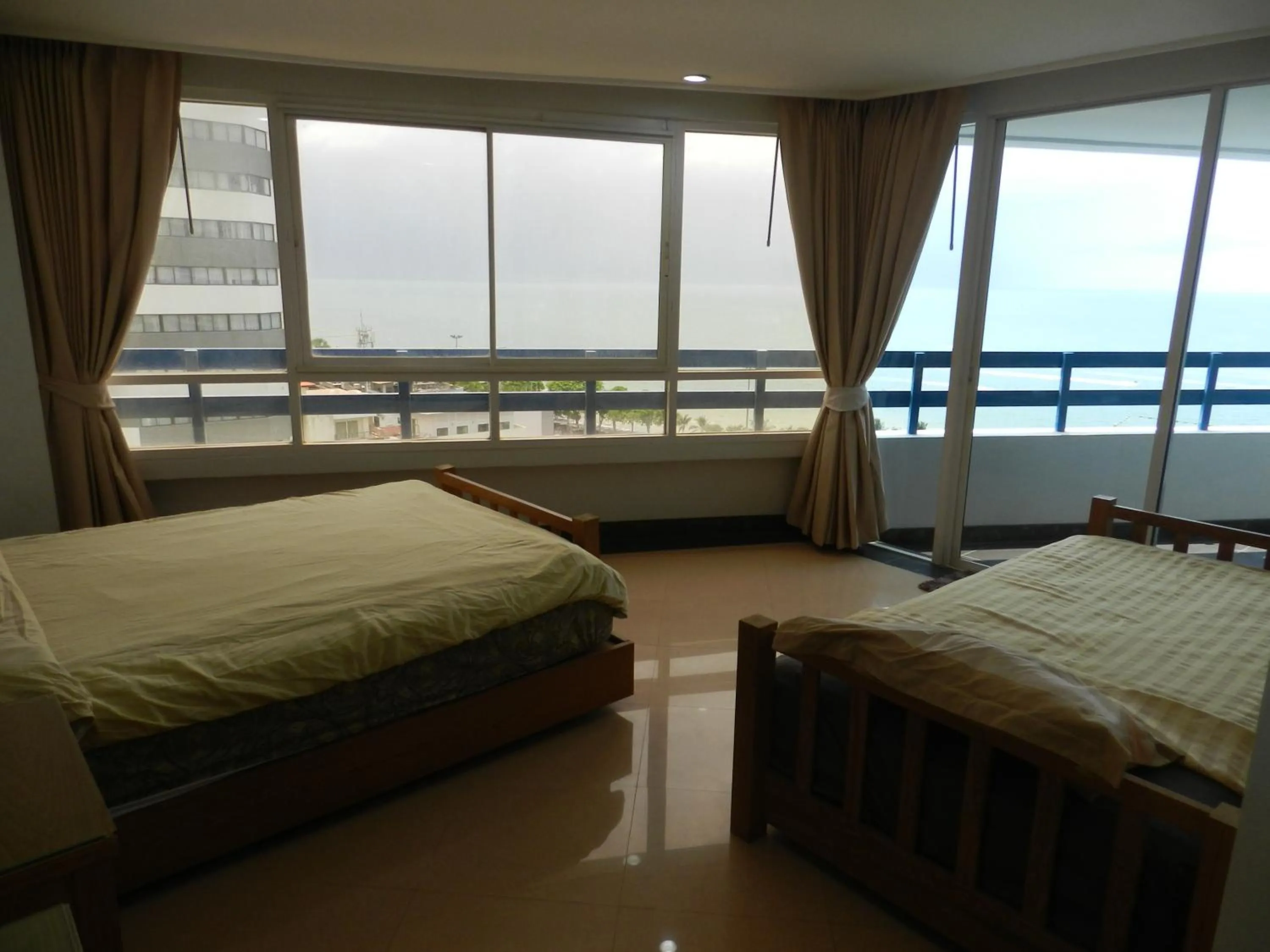 Bed in Jomtien PLAZA Condotel