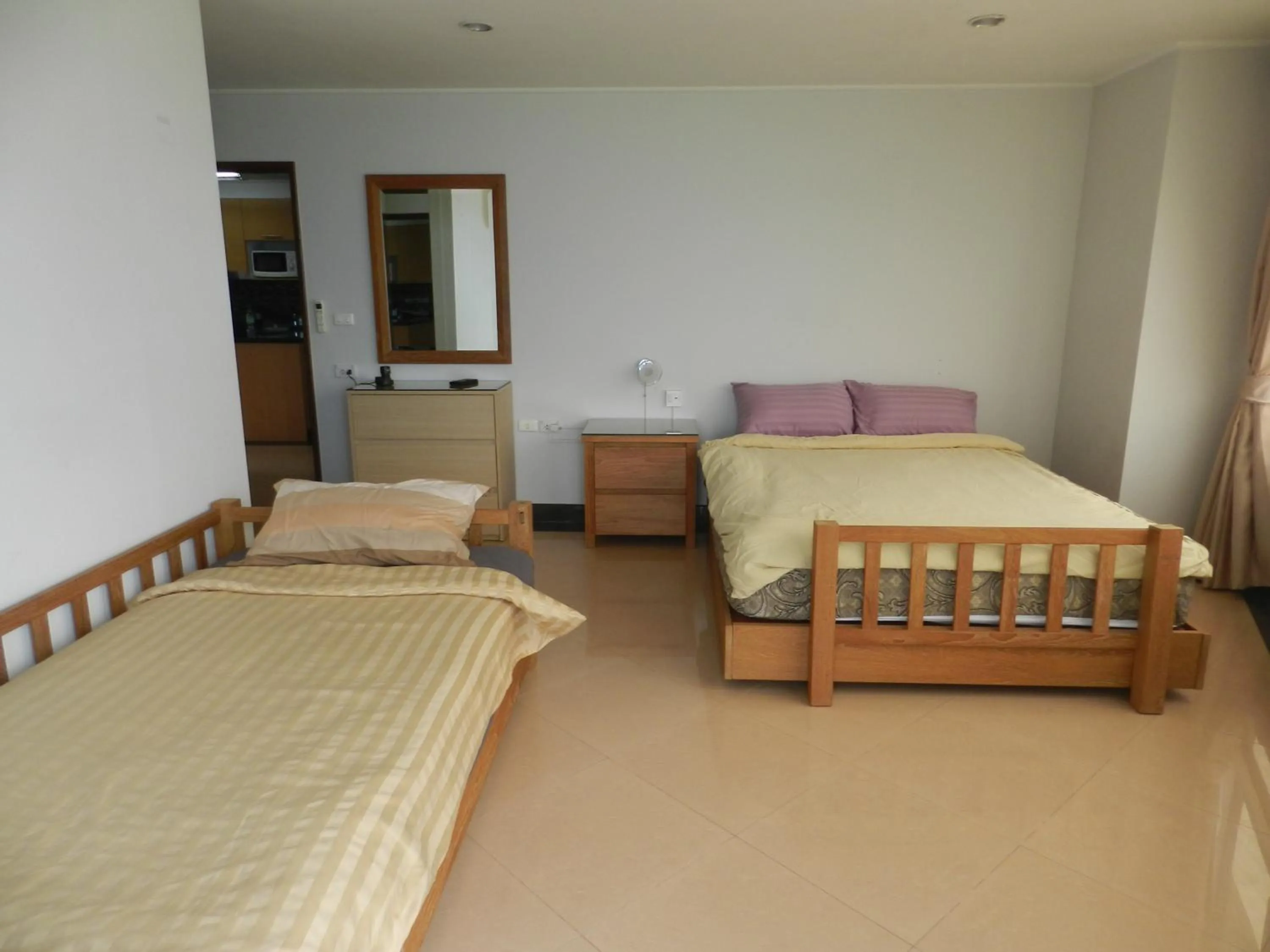 Bedroom, Bed in Jomtien PLAZA Condotel