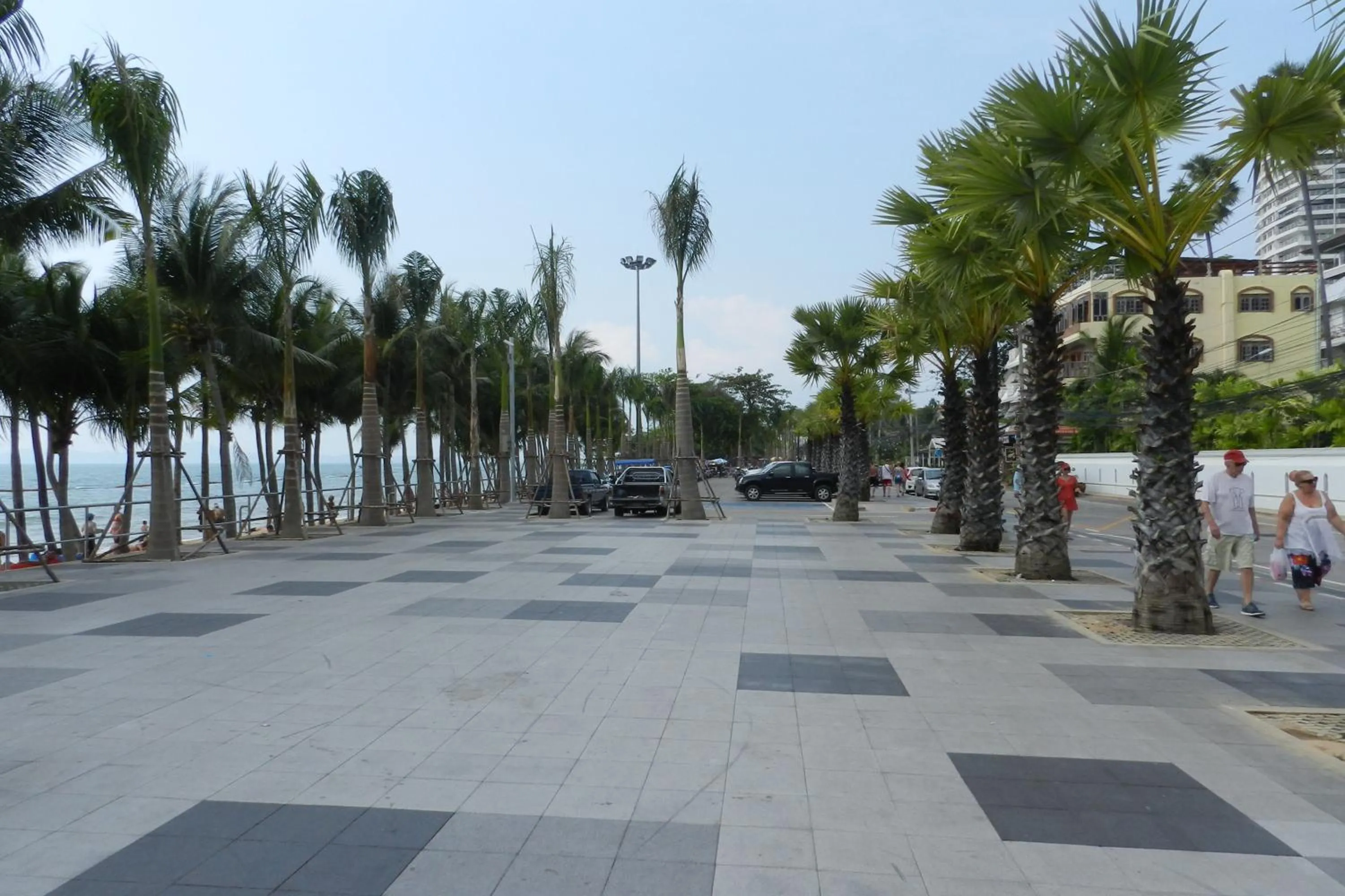 Beach in Jomtien PLAZA Condotel