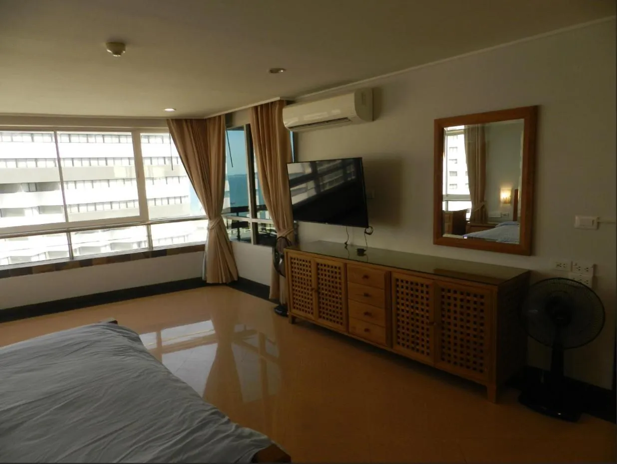 Bedroom, Bed in Jomtien PLAZA Condotel